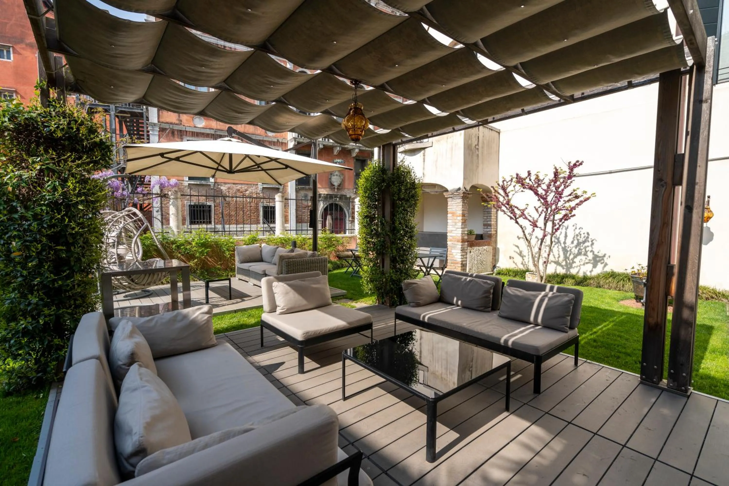 Garden in Palazzo Morosini Degli Spezieri - Lifestyle Apartments