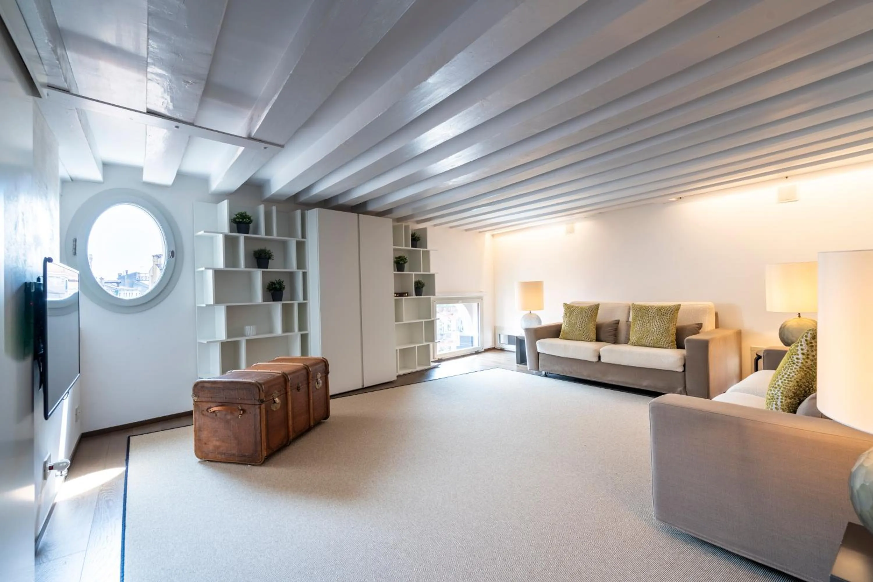 TV and multimedia in Palazzo Morosini Degli Spezieri - Lifestyle Apartments