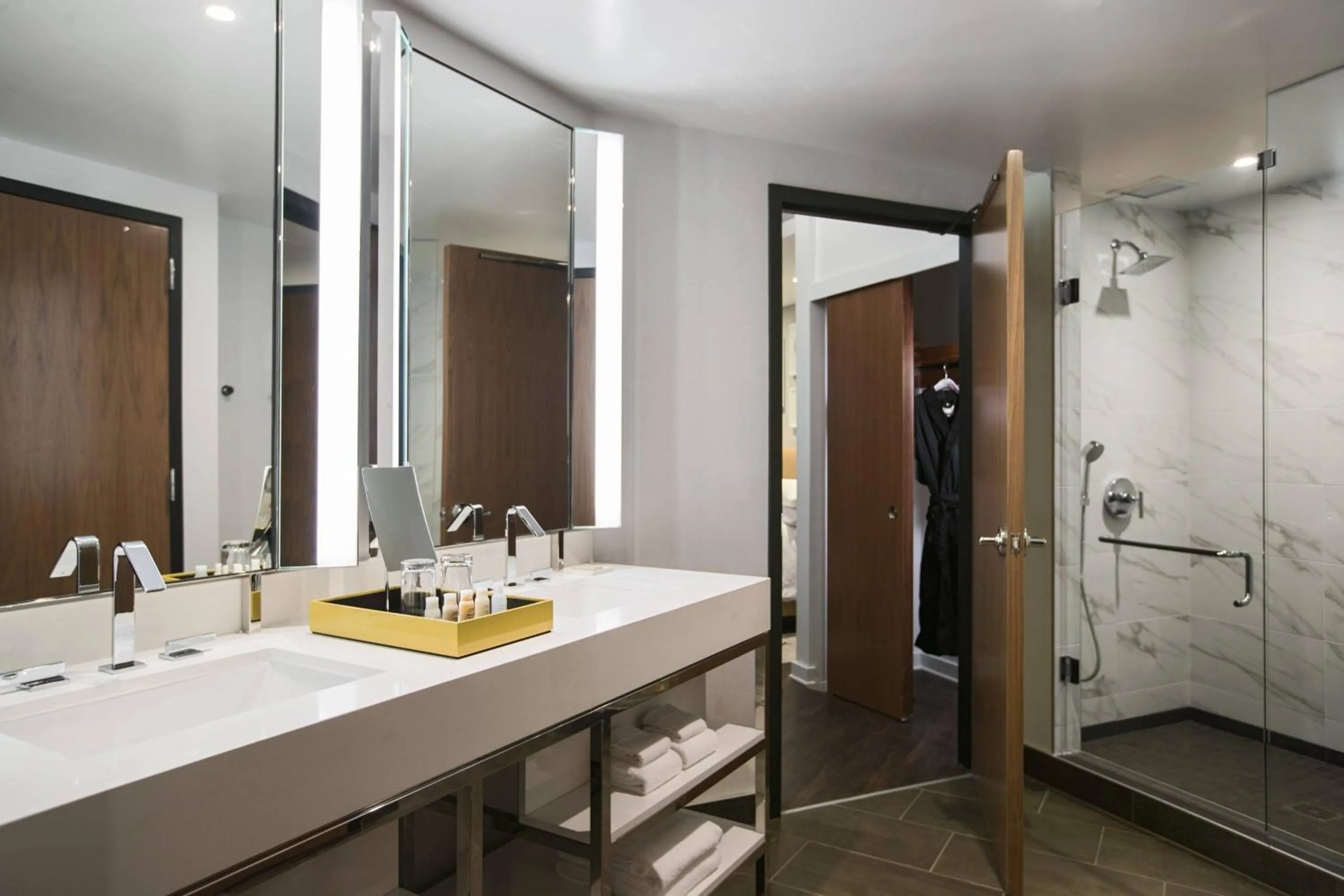 Bathroom in Renaissance Atlanta Airport Gateway Hotel