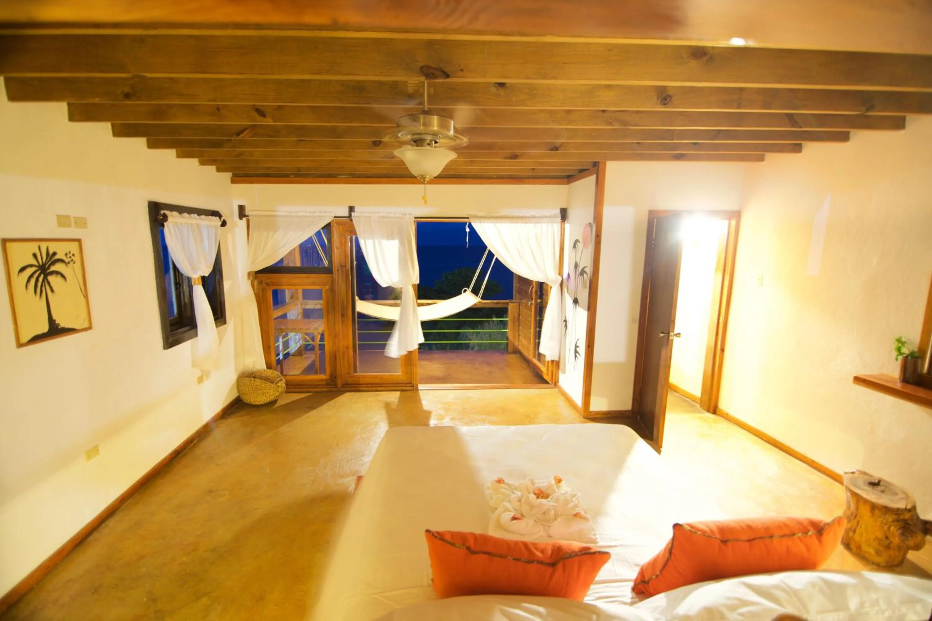 Bedroom, Bed in The Sea Cliff Hotel Resort & Spa