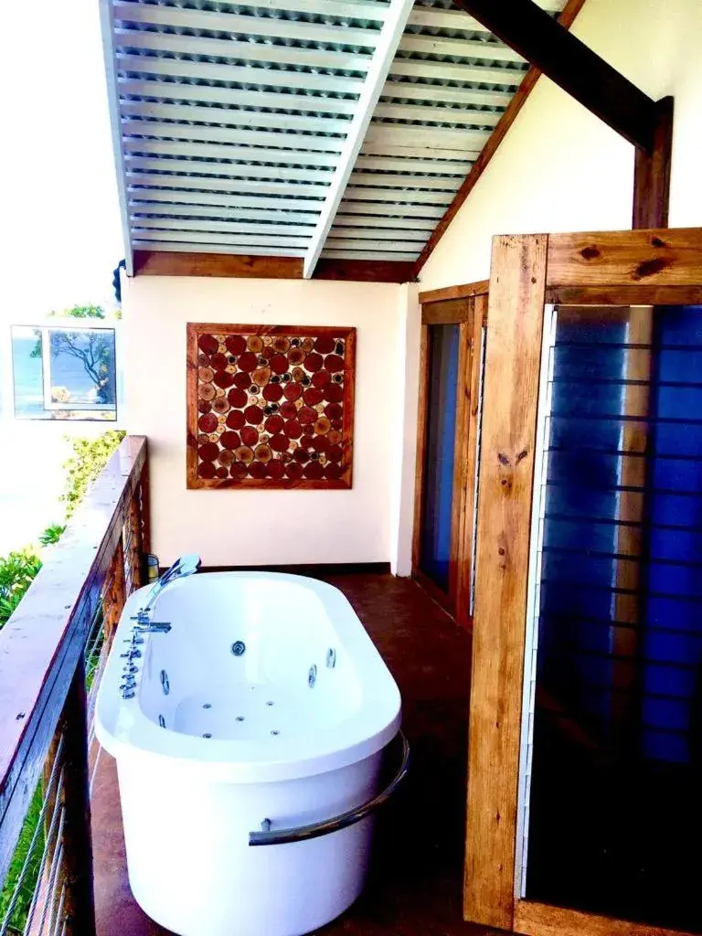 Suite with Hot Tub in The Sea Cliff Hotel Resort & Spa Suite with Hot Tub in The Sea Cliff Hotel Resort & Spa