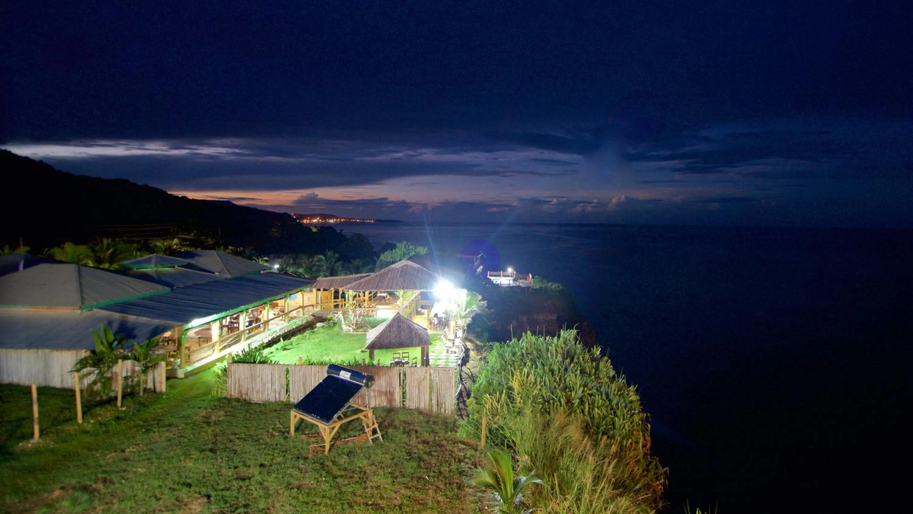 Garden in The Sea Cliff Hotel Resort & Spa