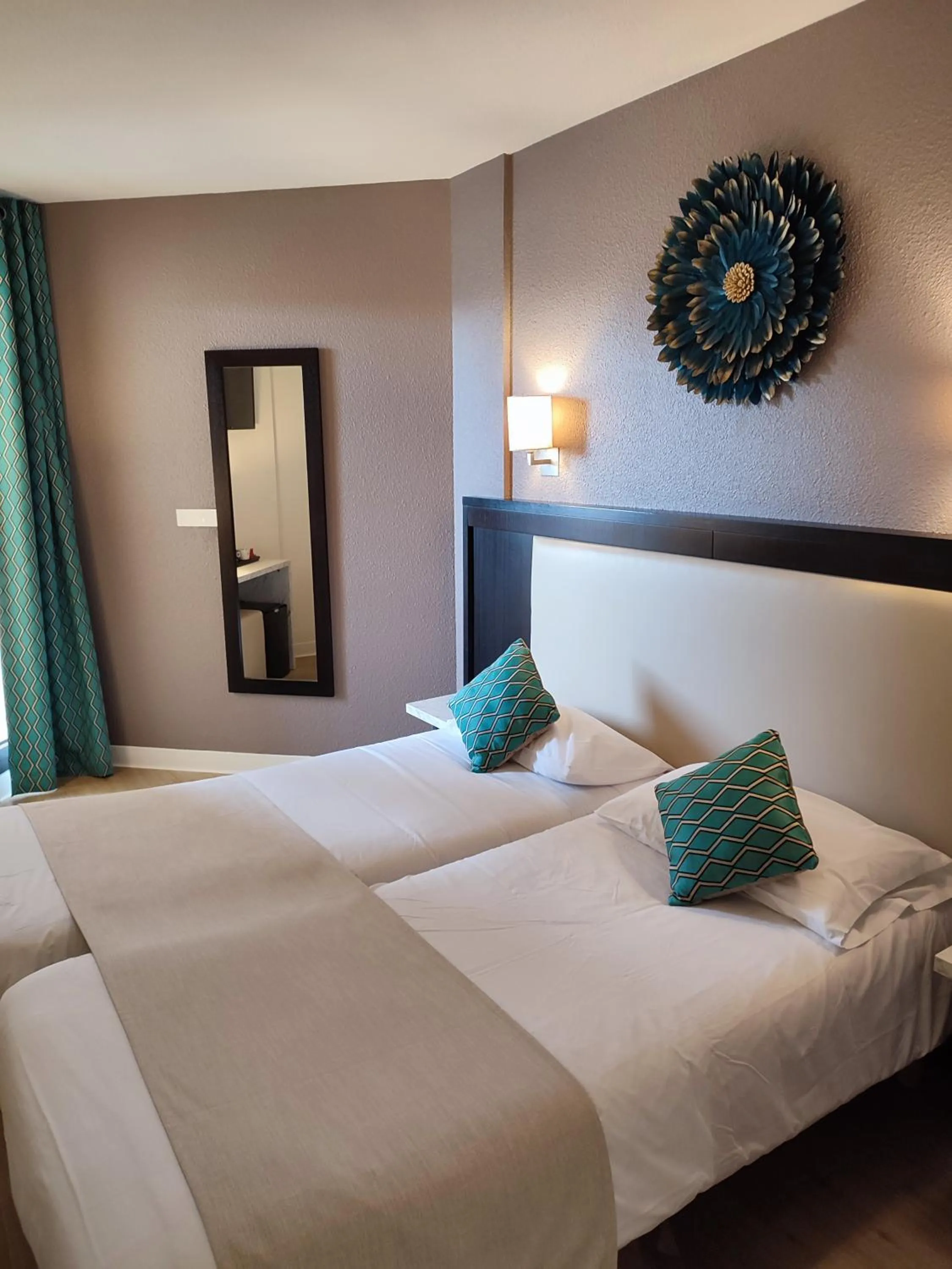 Bed in Hôtel Le Collier