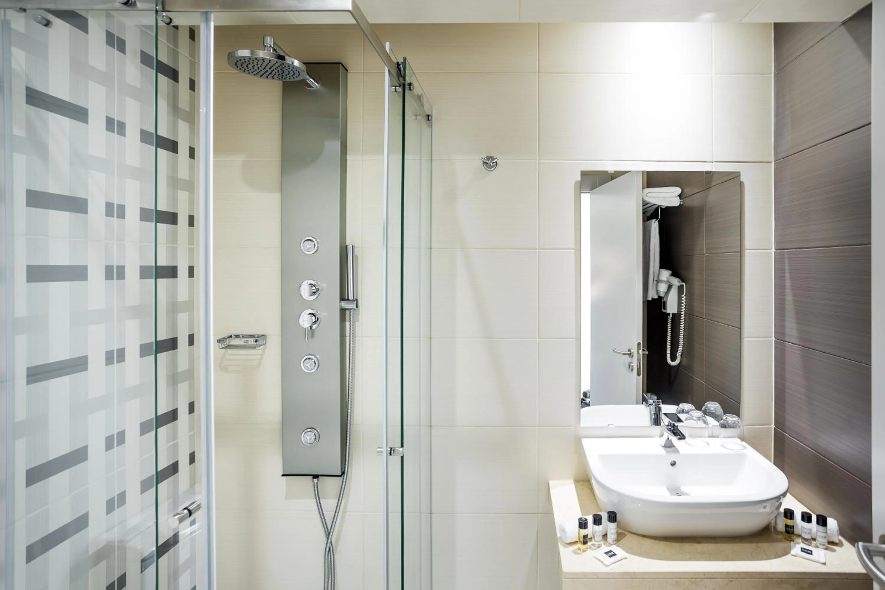 Bedroom in Empire Lisbon Hotel