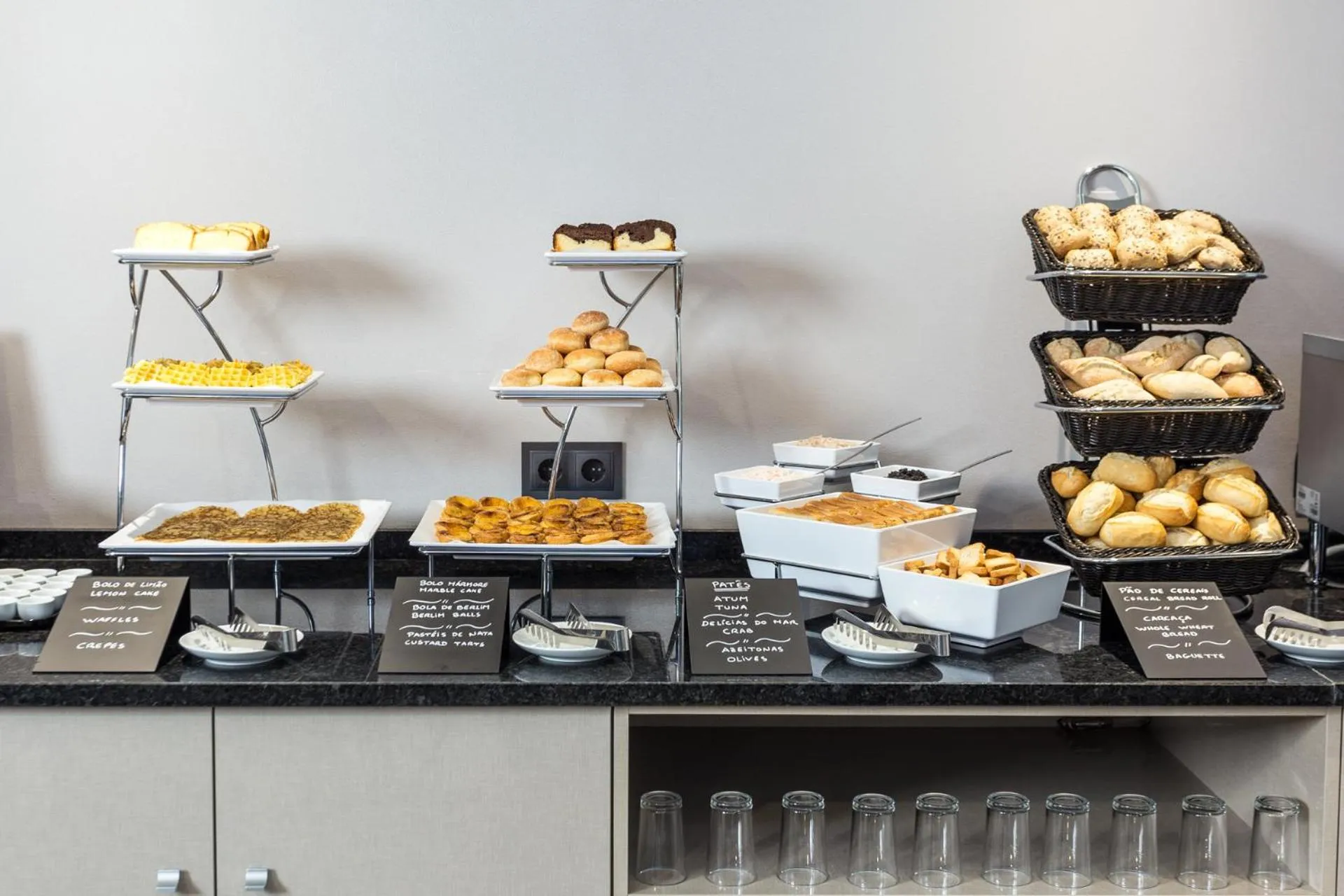 Continental breakfast in Empire Lisbon Hotel