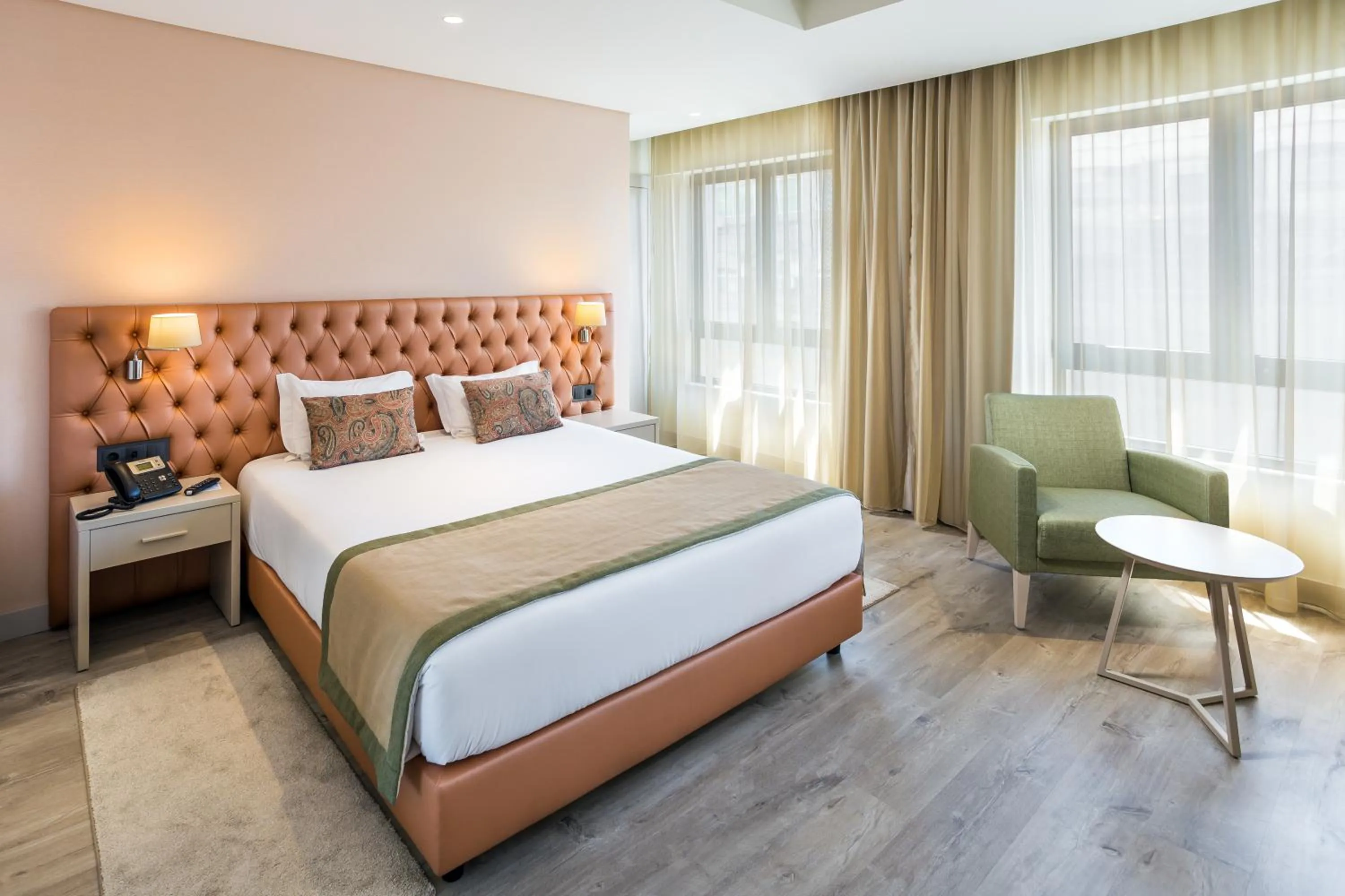 Bedroom, Bed in Empire Lisbon Hotel