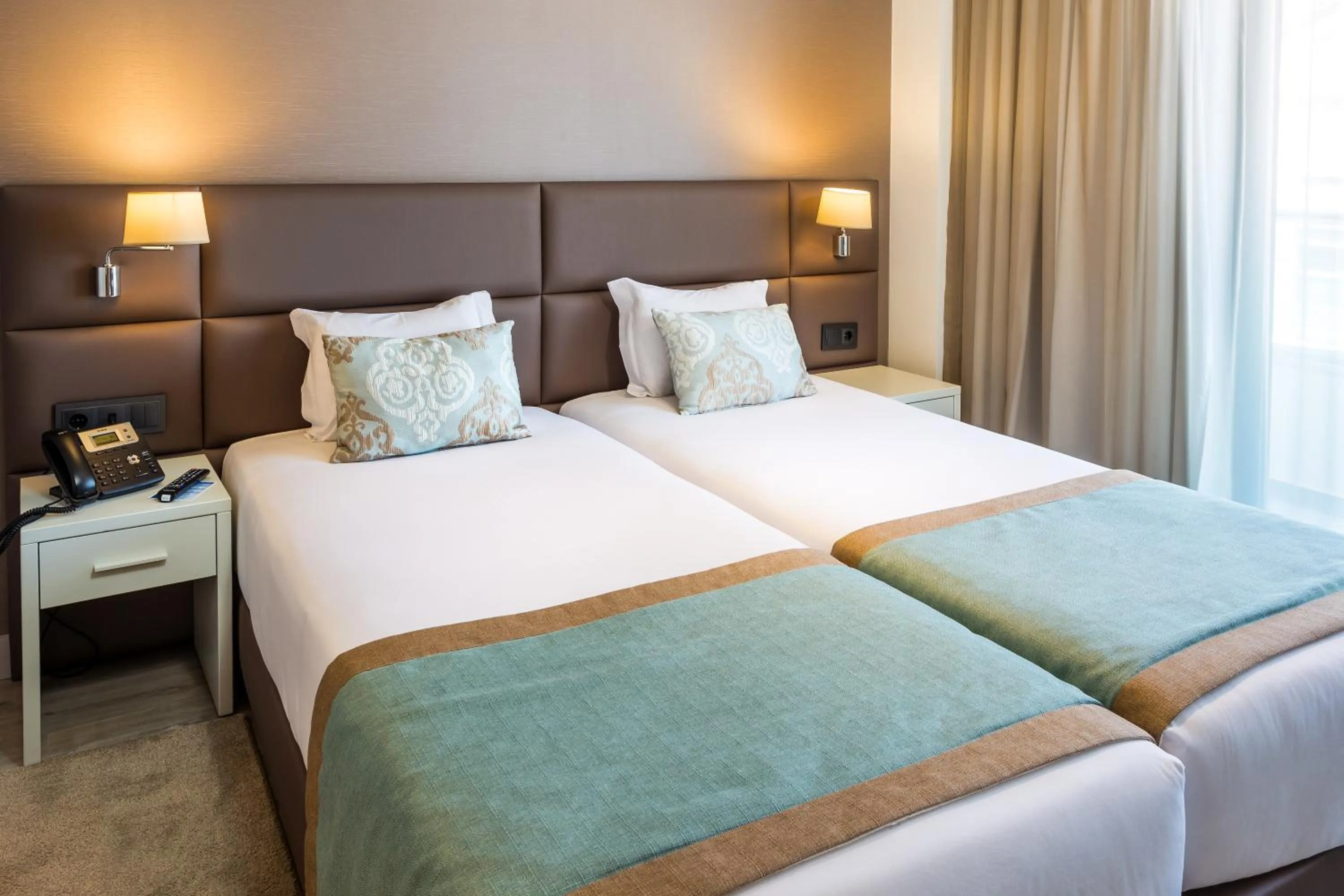 Bedroom, Bed in Empire Lisbon Hotel