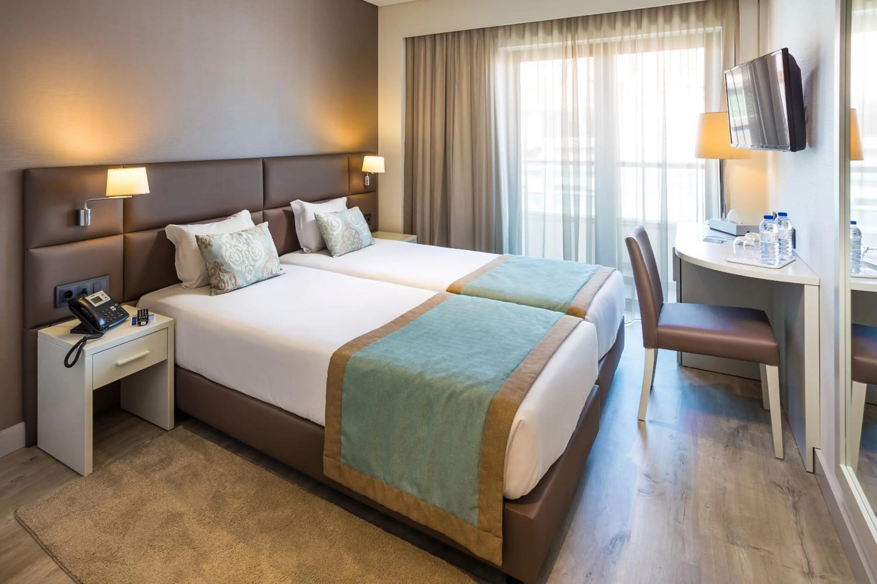 Bedroom, Bed in Empire Lisbon Hotel