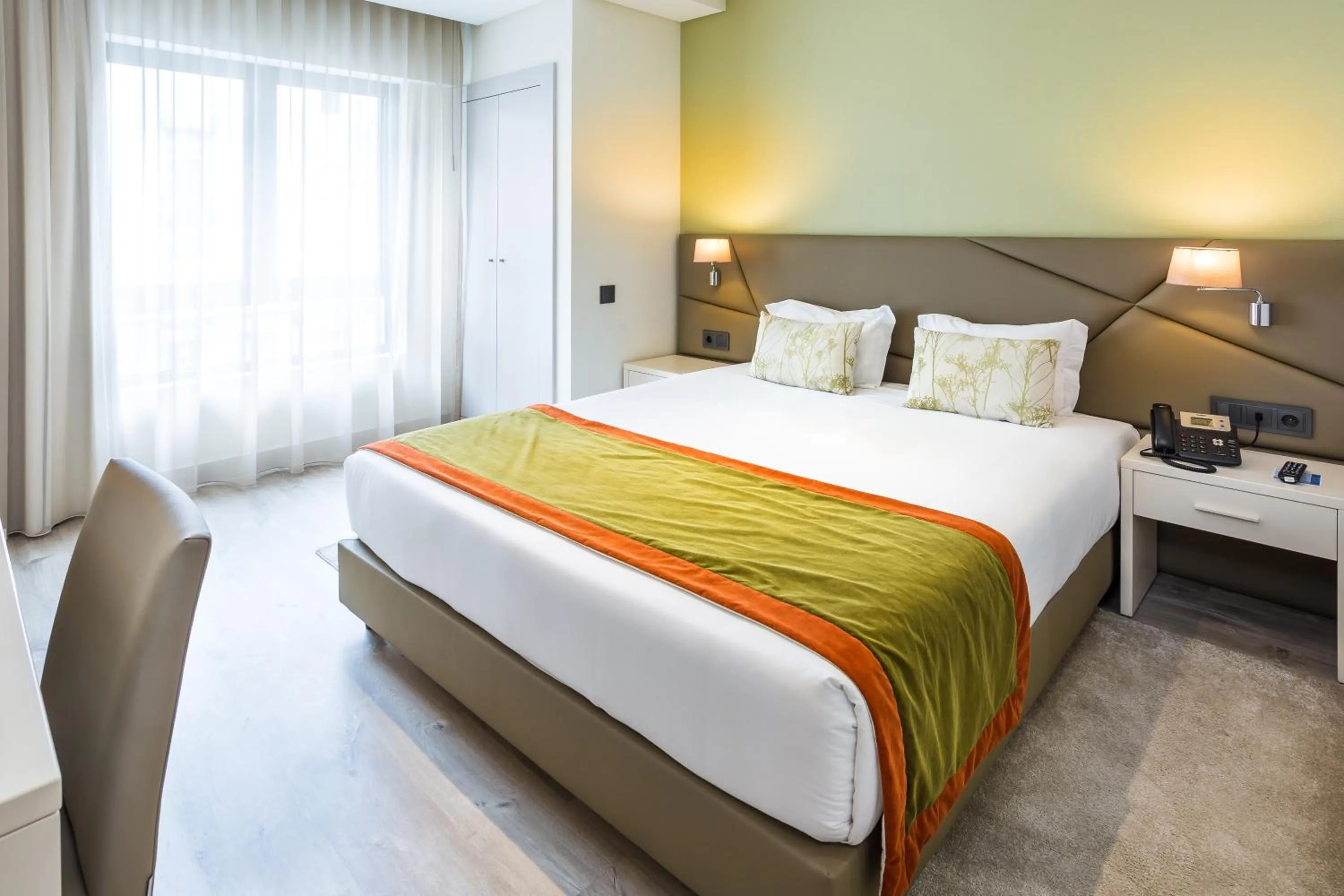 Bedroom, Bed in Empire Lisbon Hotel