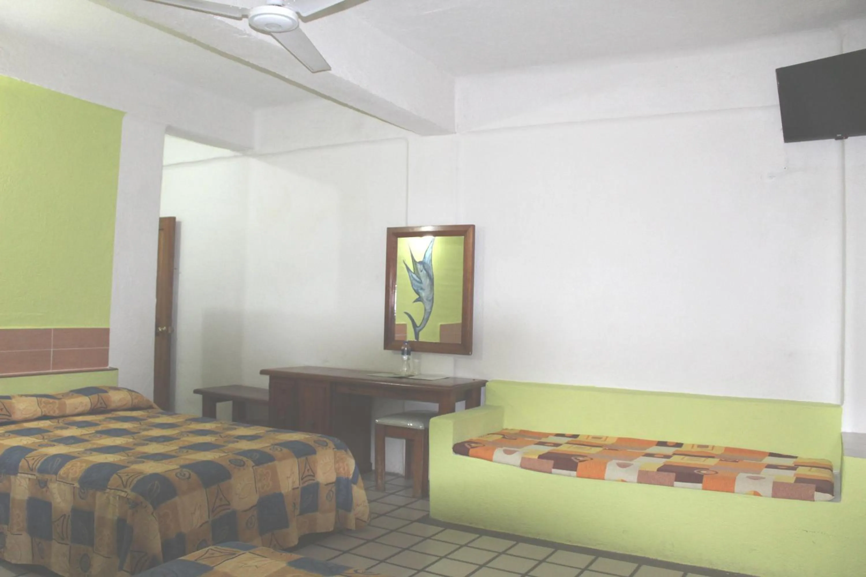 TV and multimedia, Bed in Hotel Arrecife Huatulco Plus