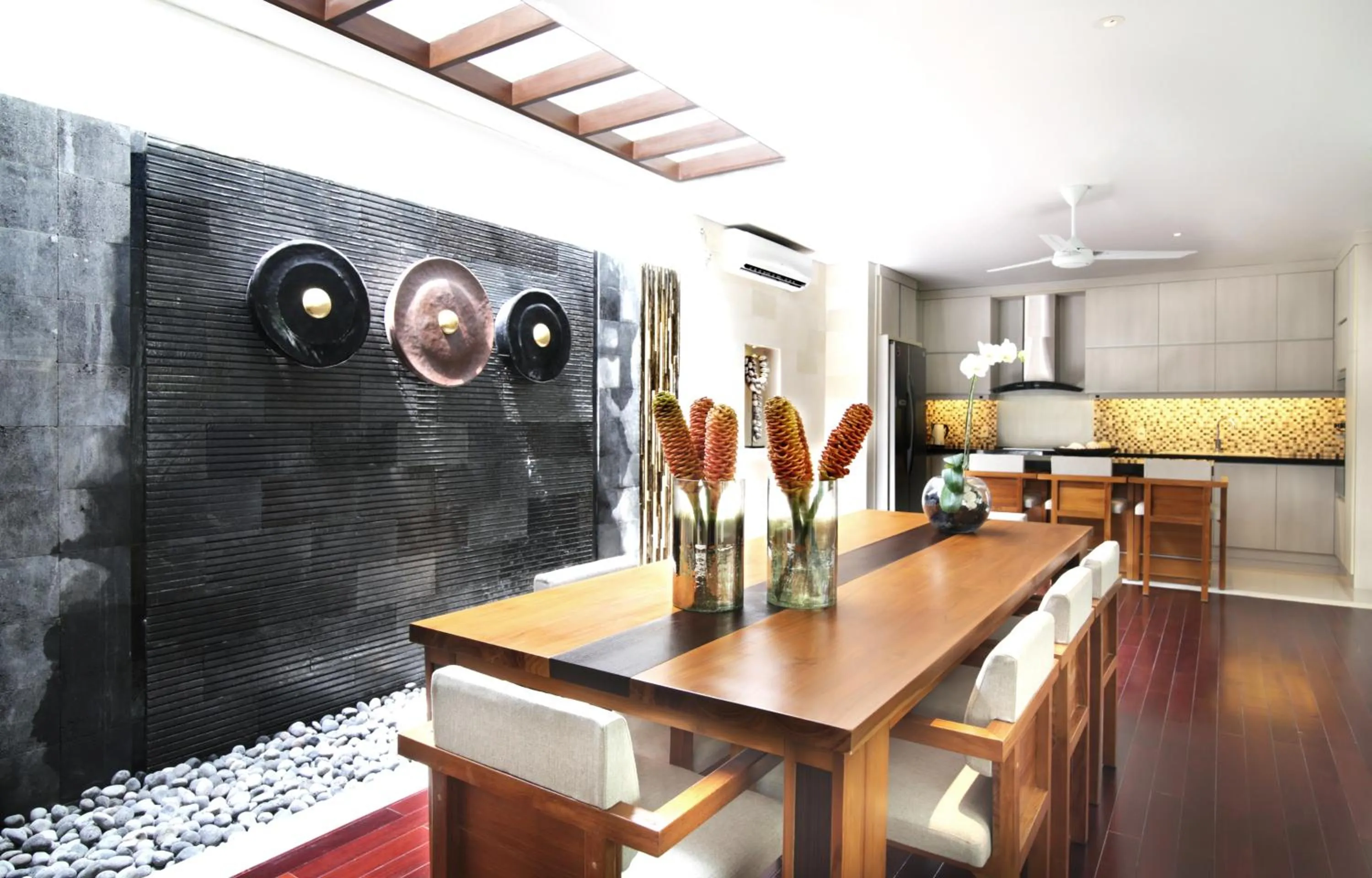 Kitchen or kitchenette in Kedonganan Beach Villa
