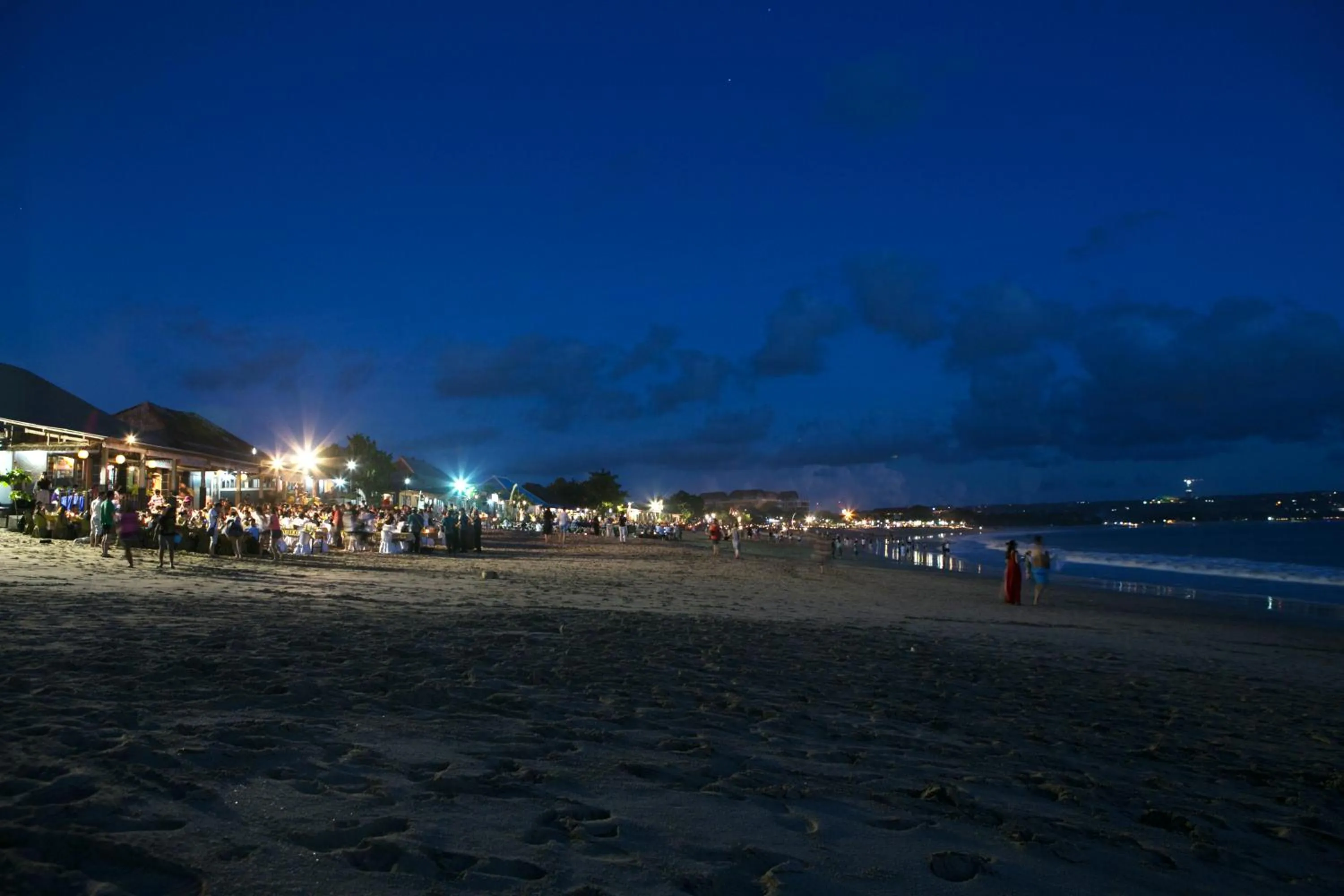 Restaurant/places to eat in Kedonganan Beach Villa