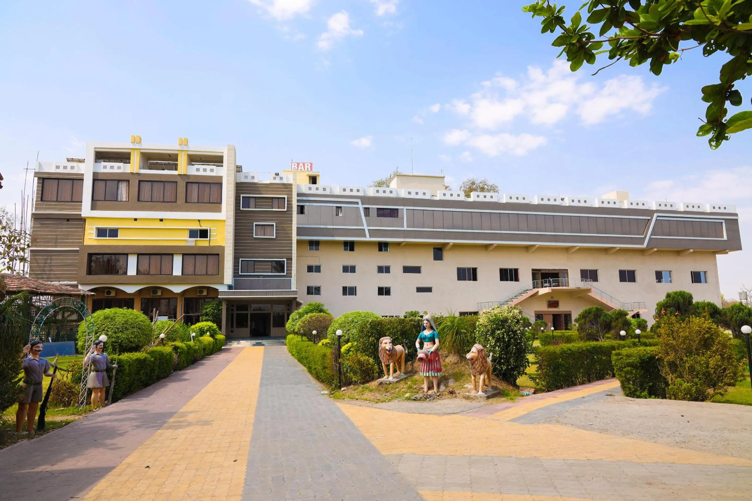 Property building in Hotel Sunrise N Resorts