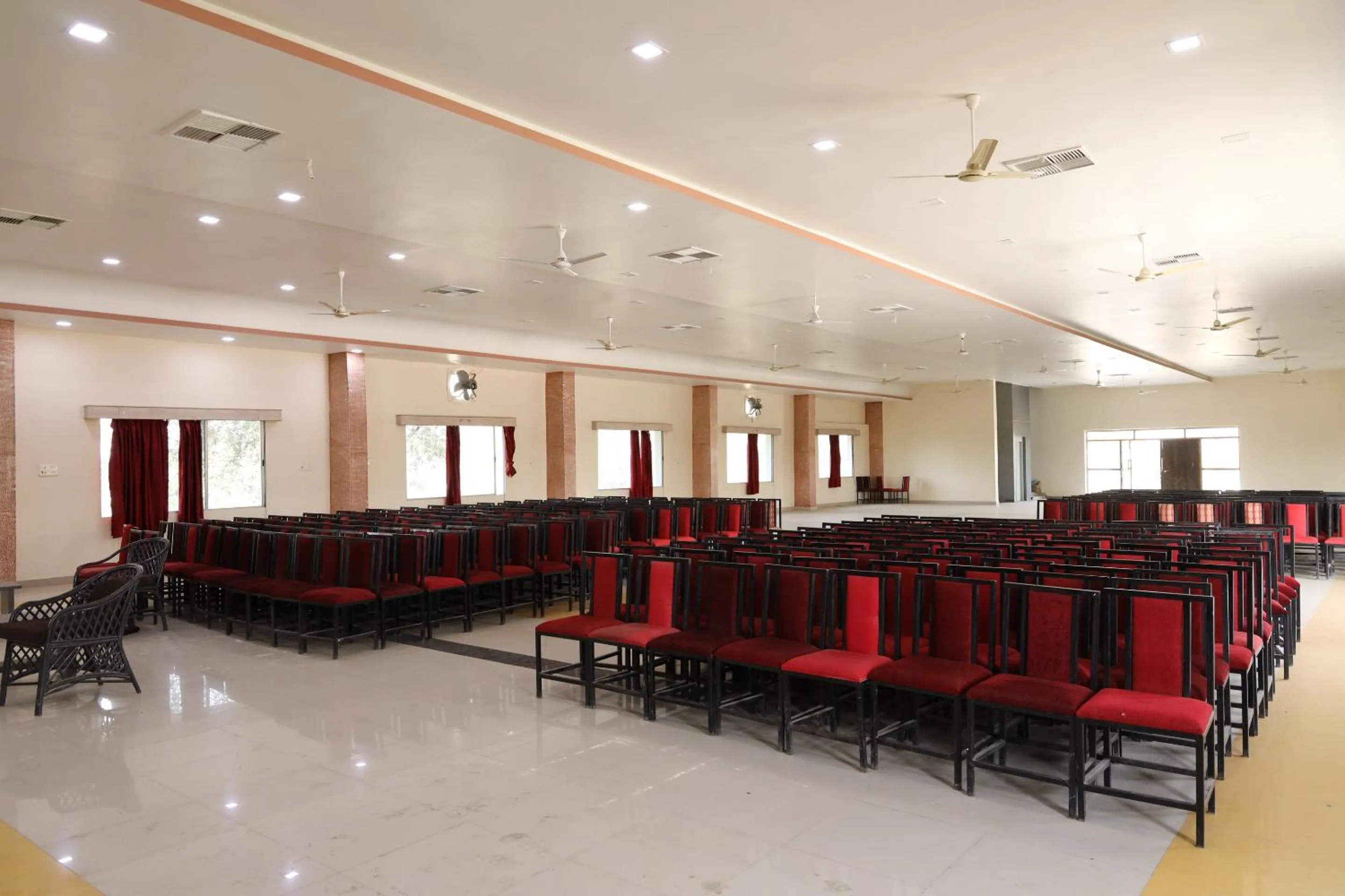 Banquet/Function facilities in Hotel Sunrise N Resorts