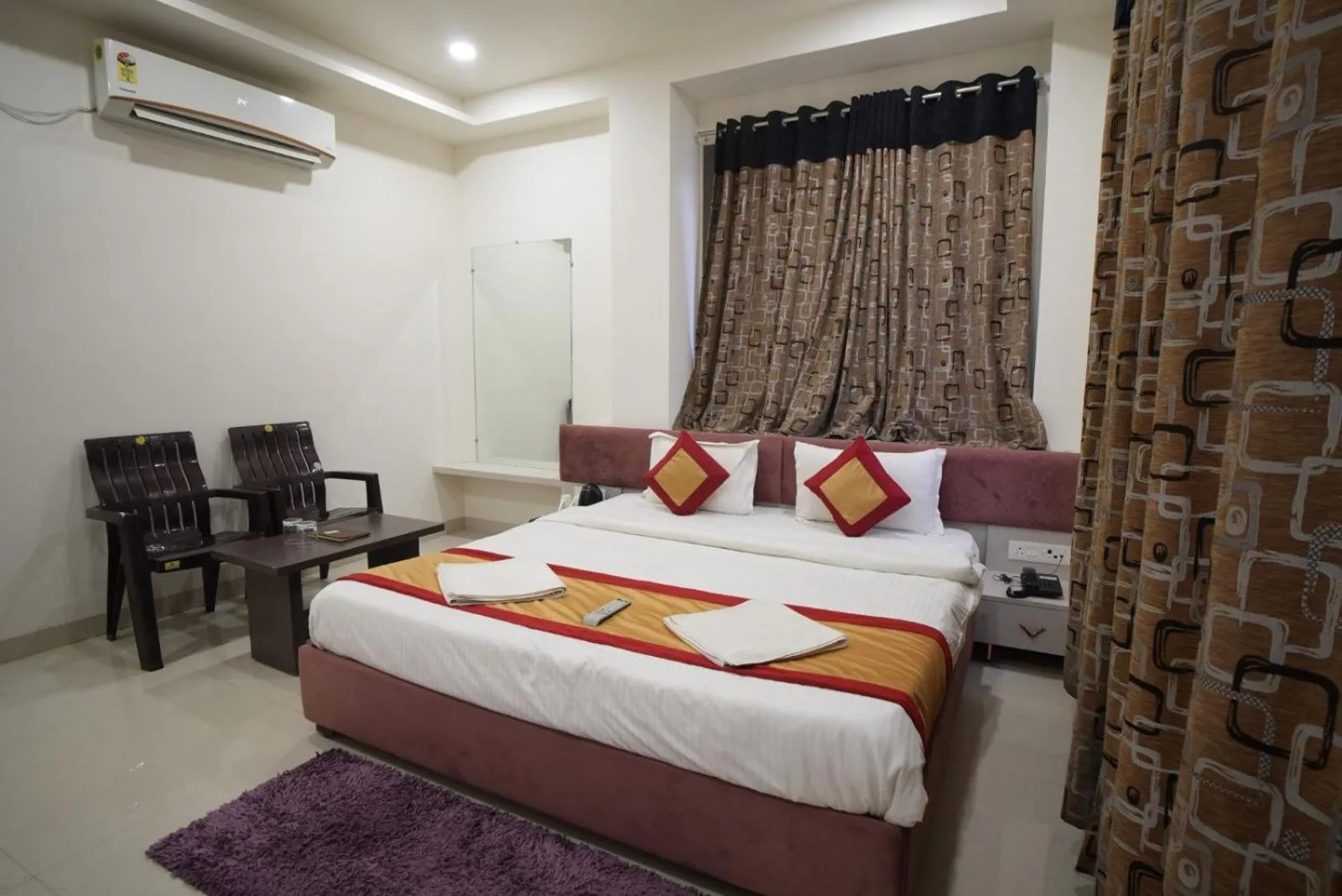 Bed in Hotel Sunrise N Resorts