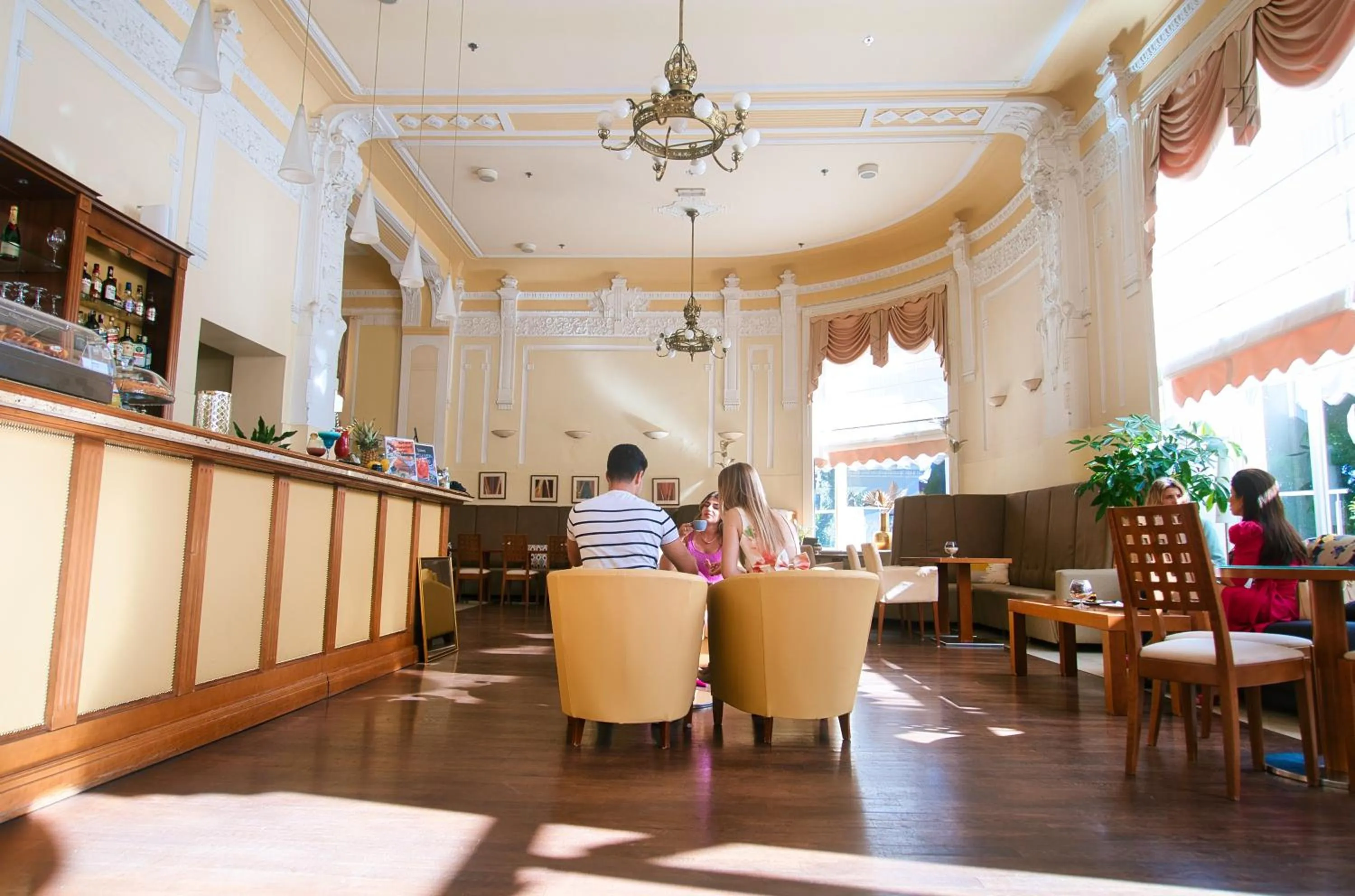 Lounge or bar in BRISTOL Hotel Opatija