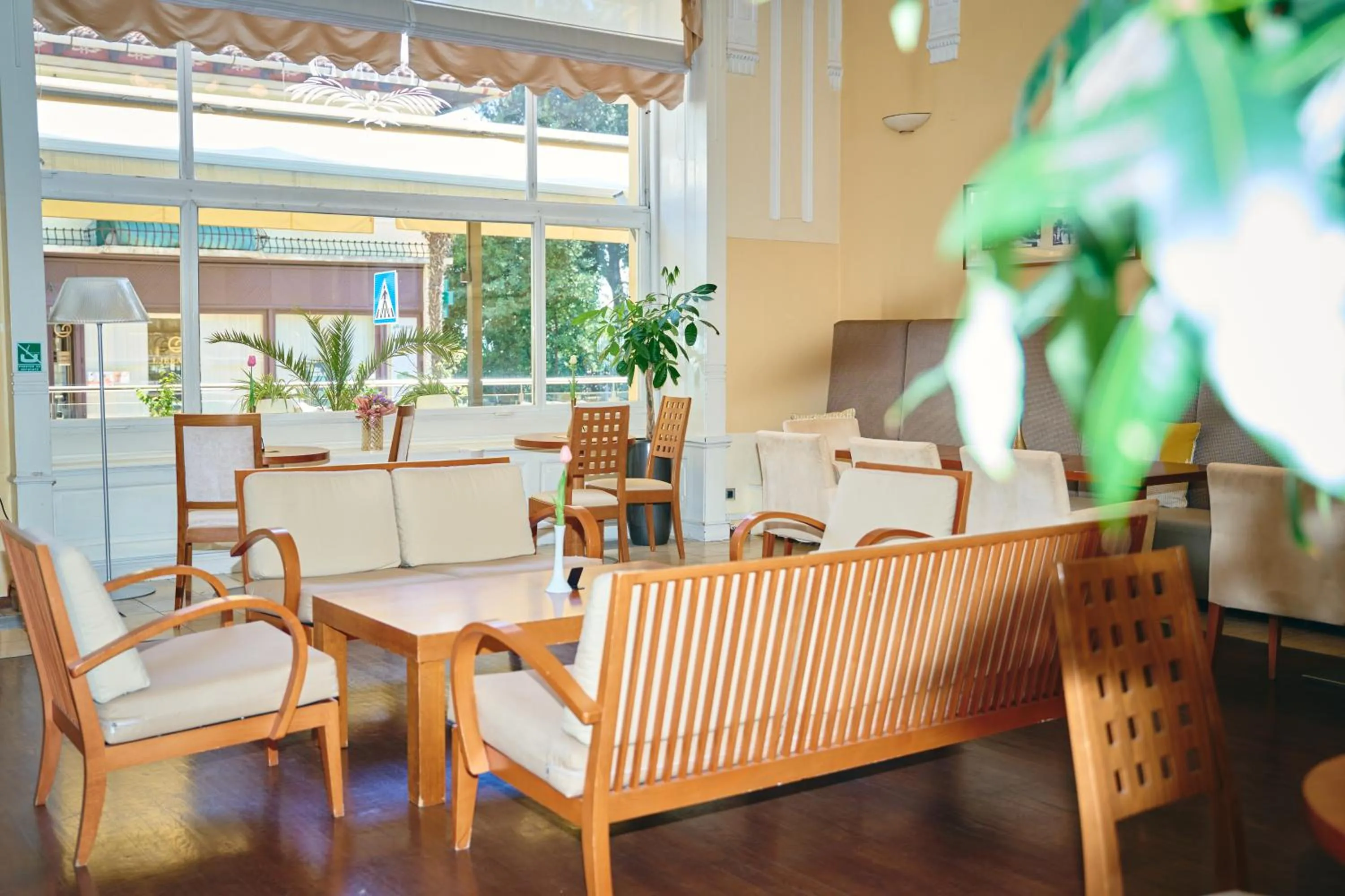 Lounge or bar in BRISTOL Hotel Opatija