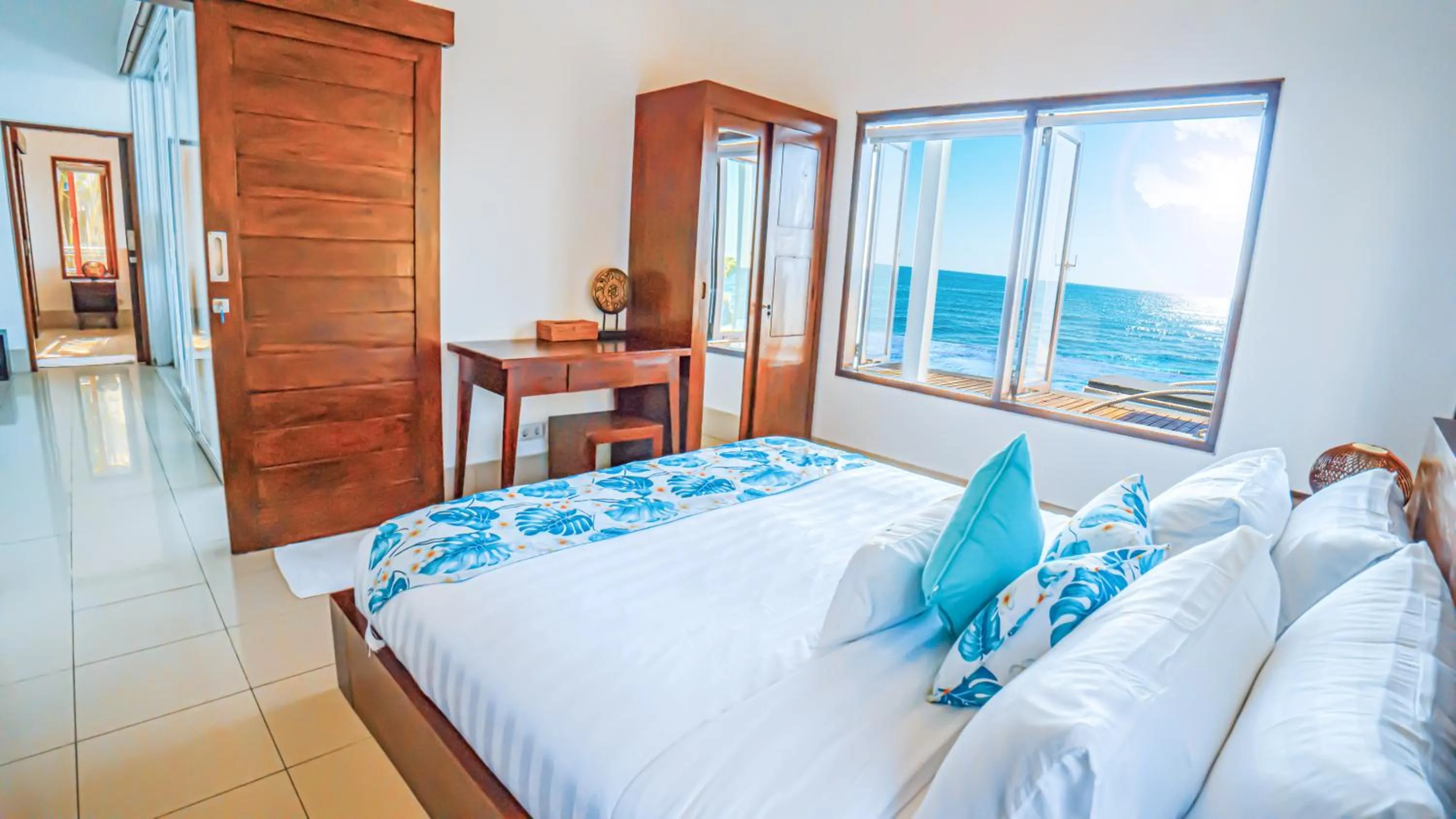Bed in Air Sanih Beach Villa