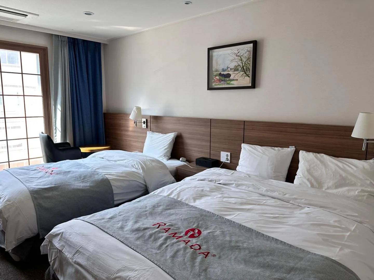 Bed in Ramada Taebaek Hotel