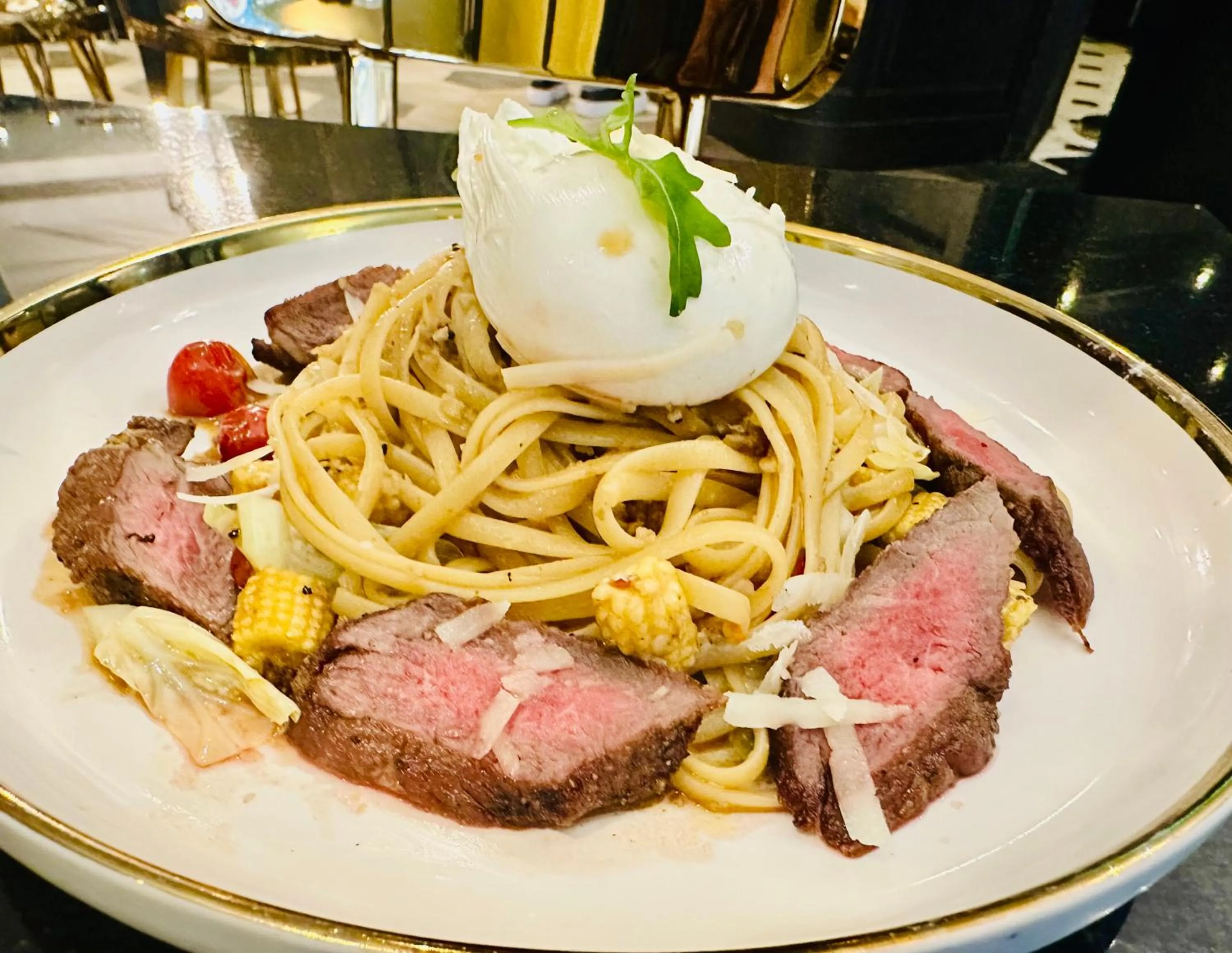 Restaurant/places to eat in Hotel Relax 5