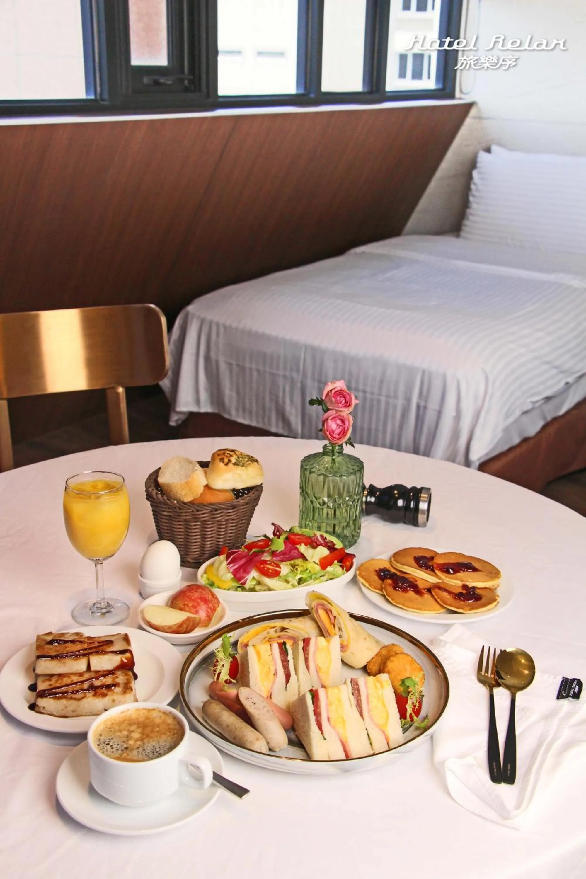 Breakfast, Bed in Hotel Relax 5