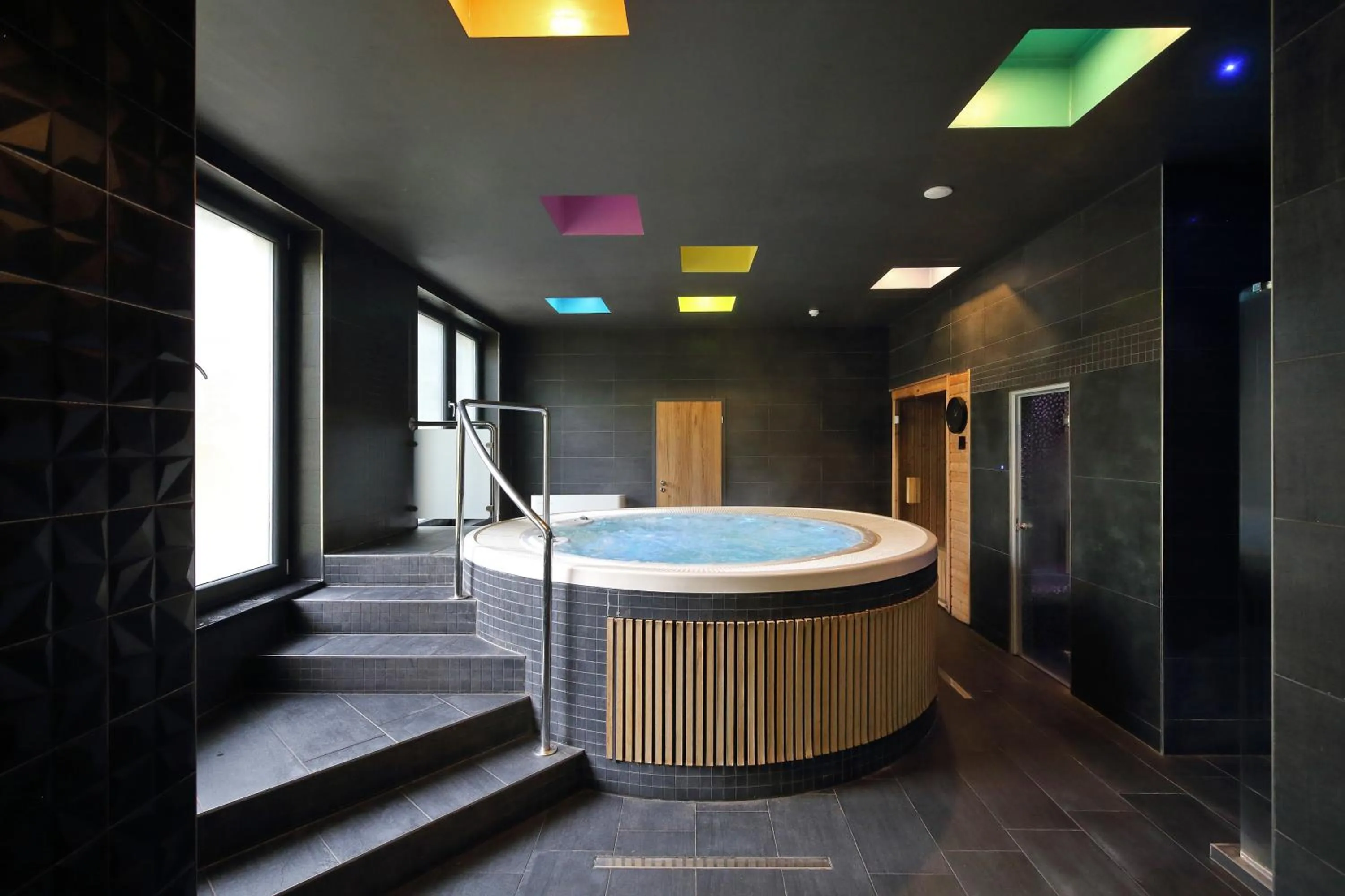 Hot Tub in Carlsbad INN hotel & apartments