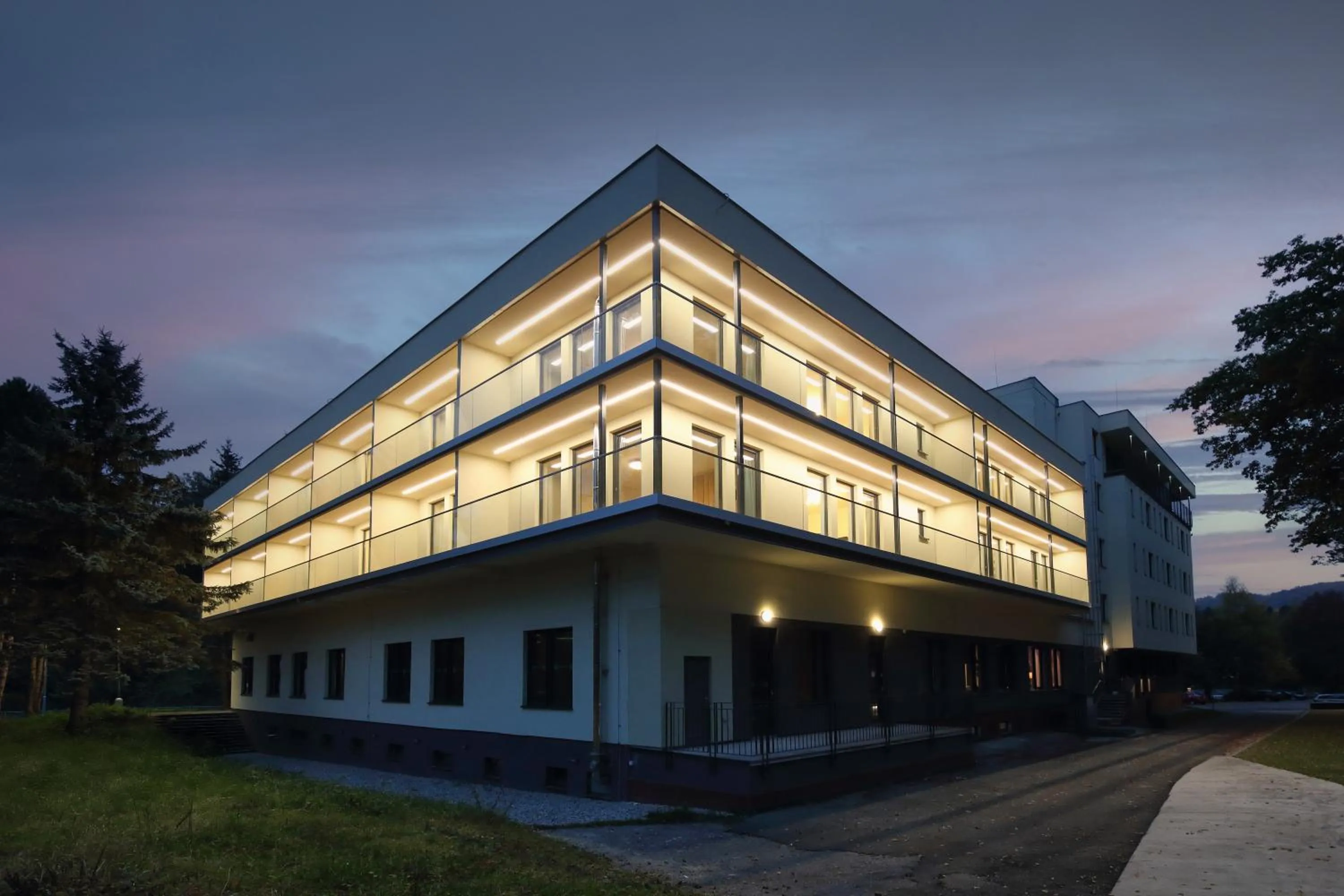 Property building in Carlsbad INN hotel & apartments