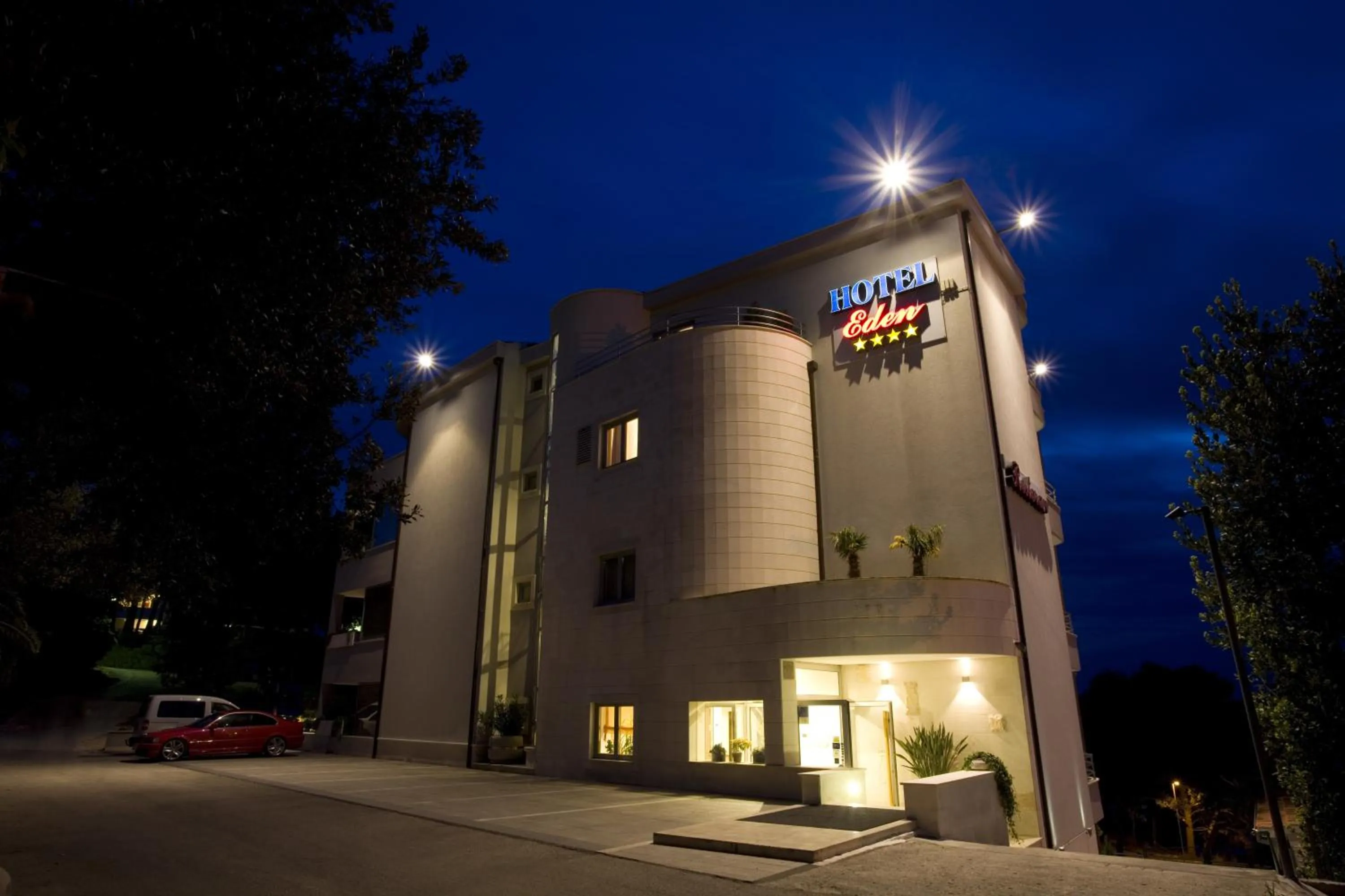 Facade/entrance in Hotel Eden