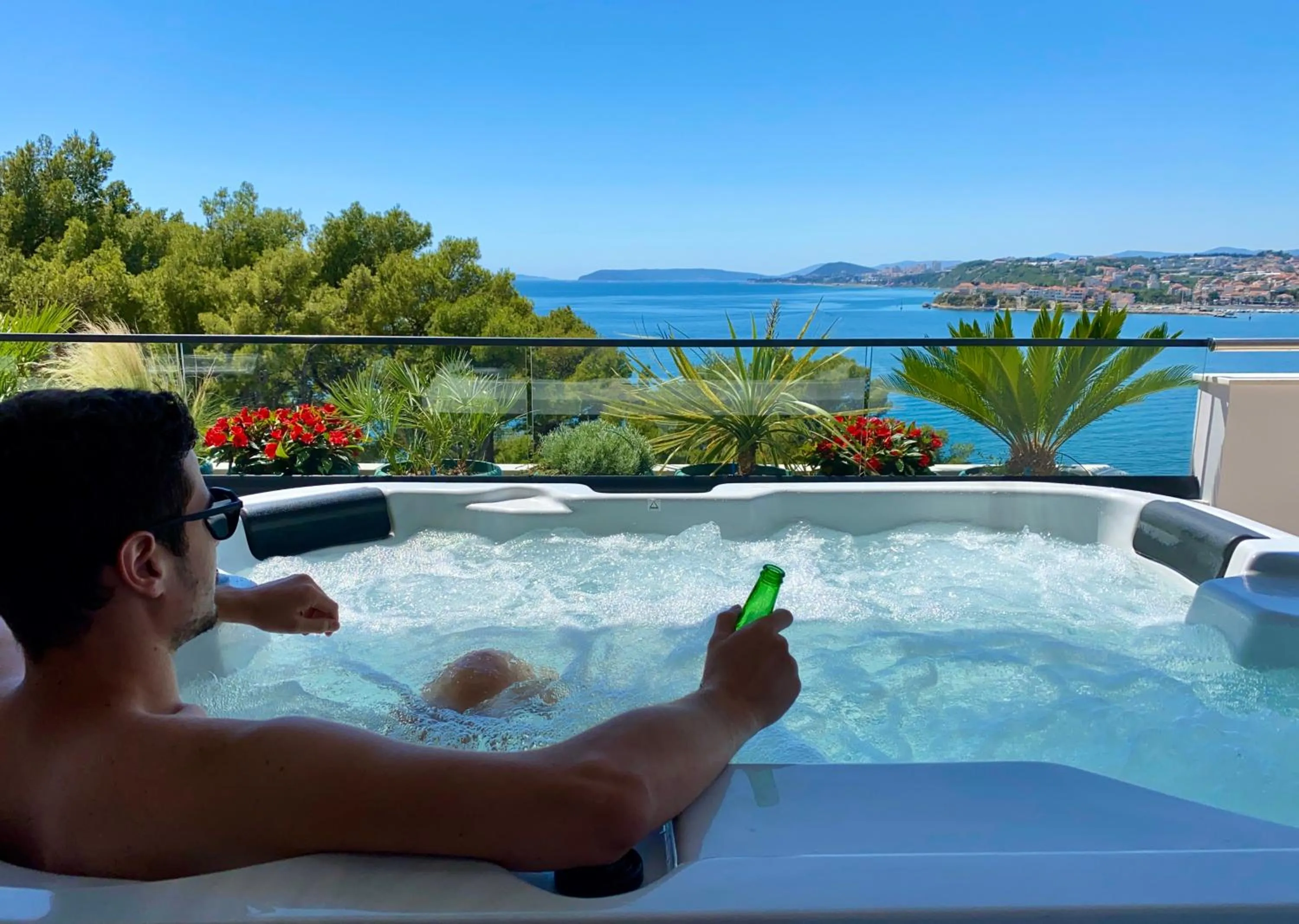 Hot Tub in Hotel Eden