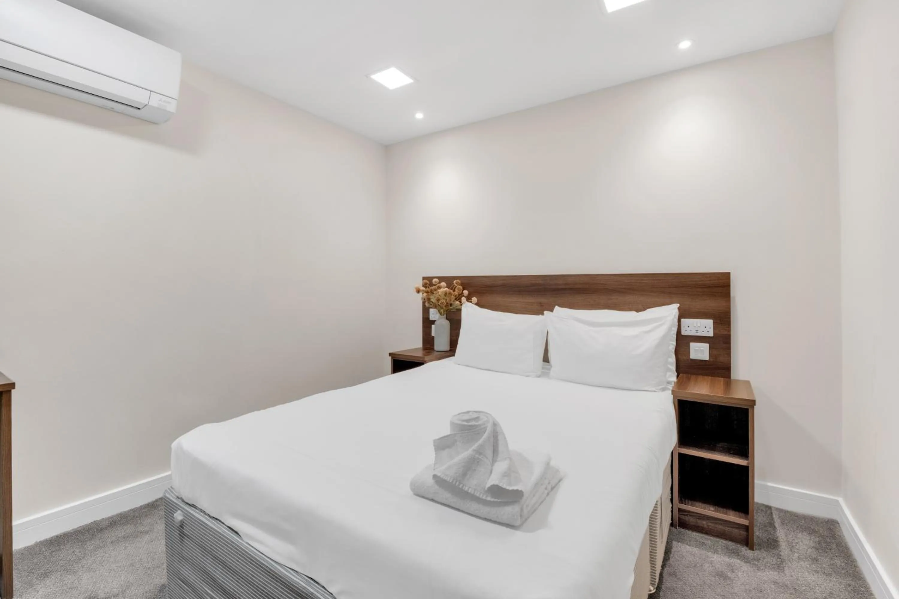 Bed in Signature Hotel London