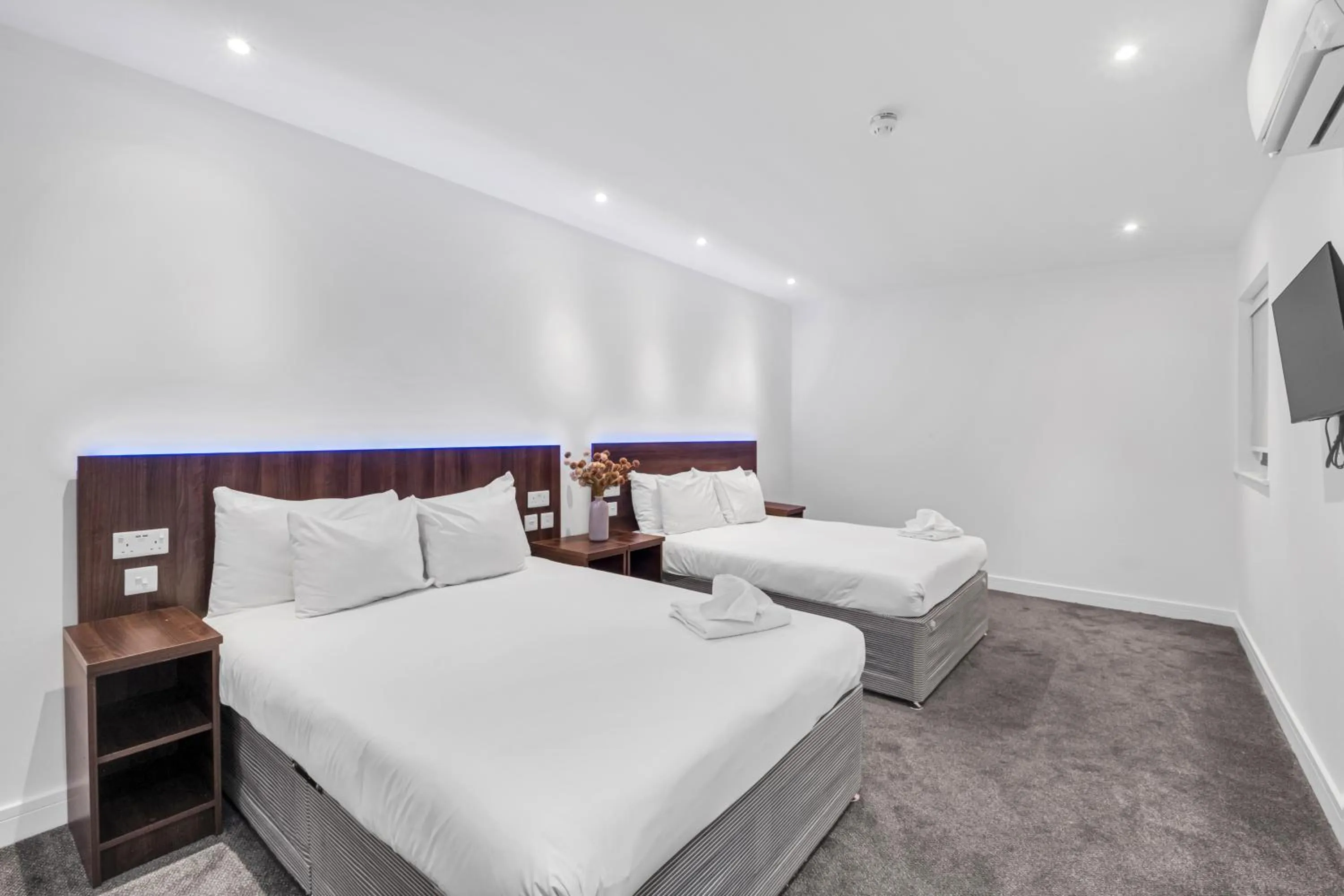 Bed in Signature Hotel London