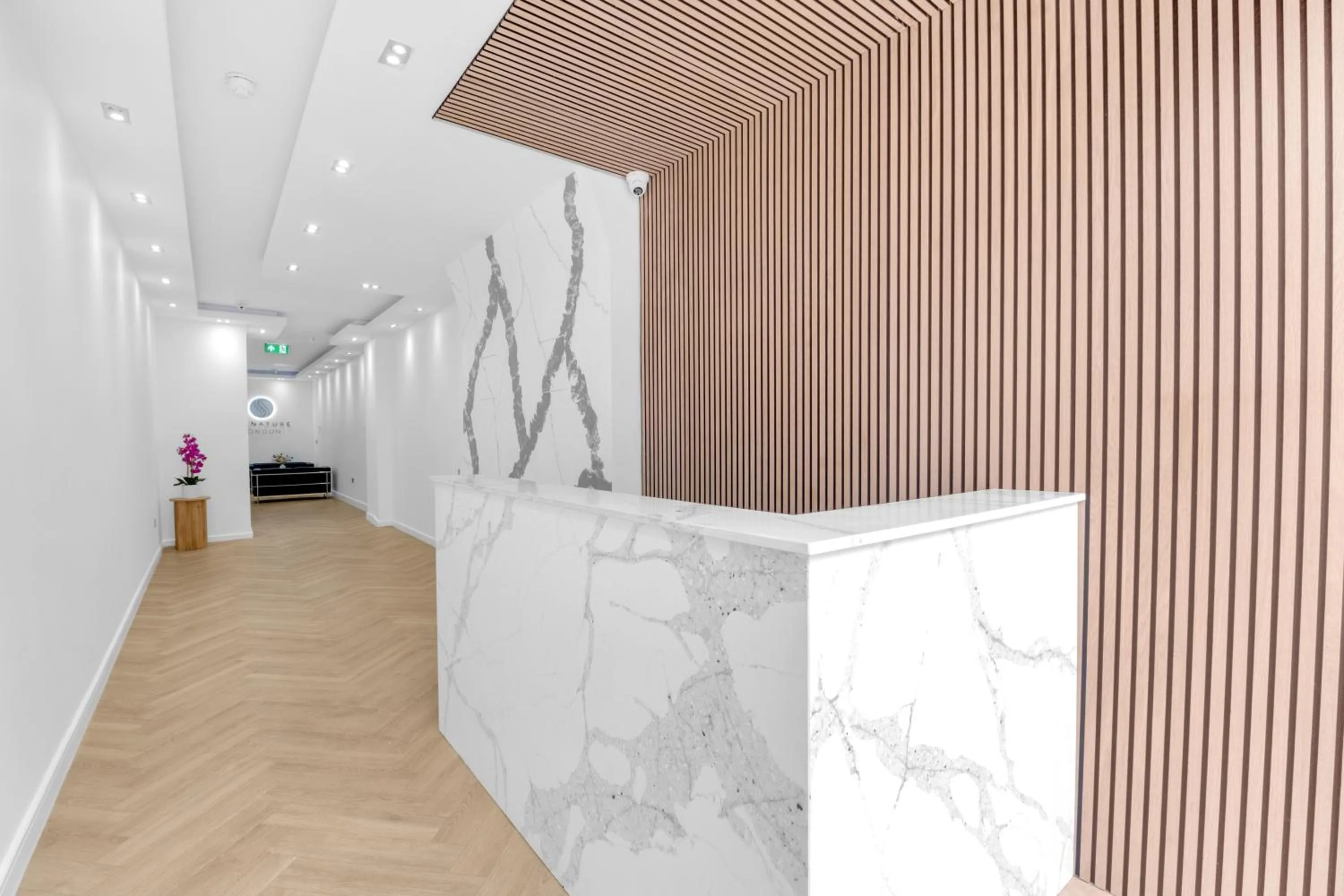 Signature Hotel London