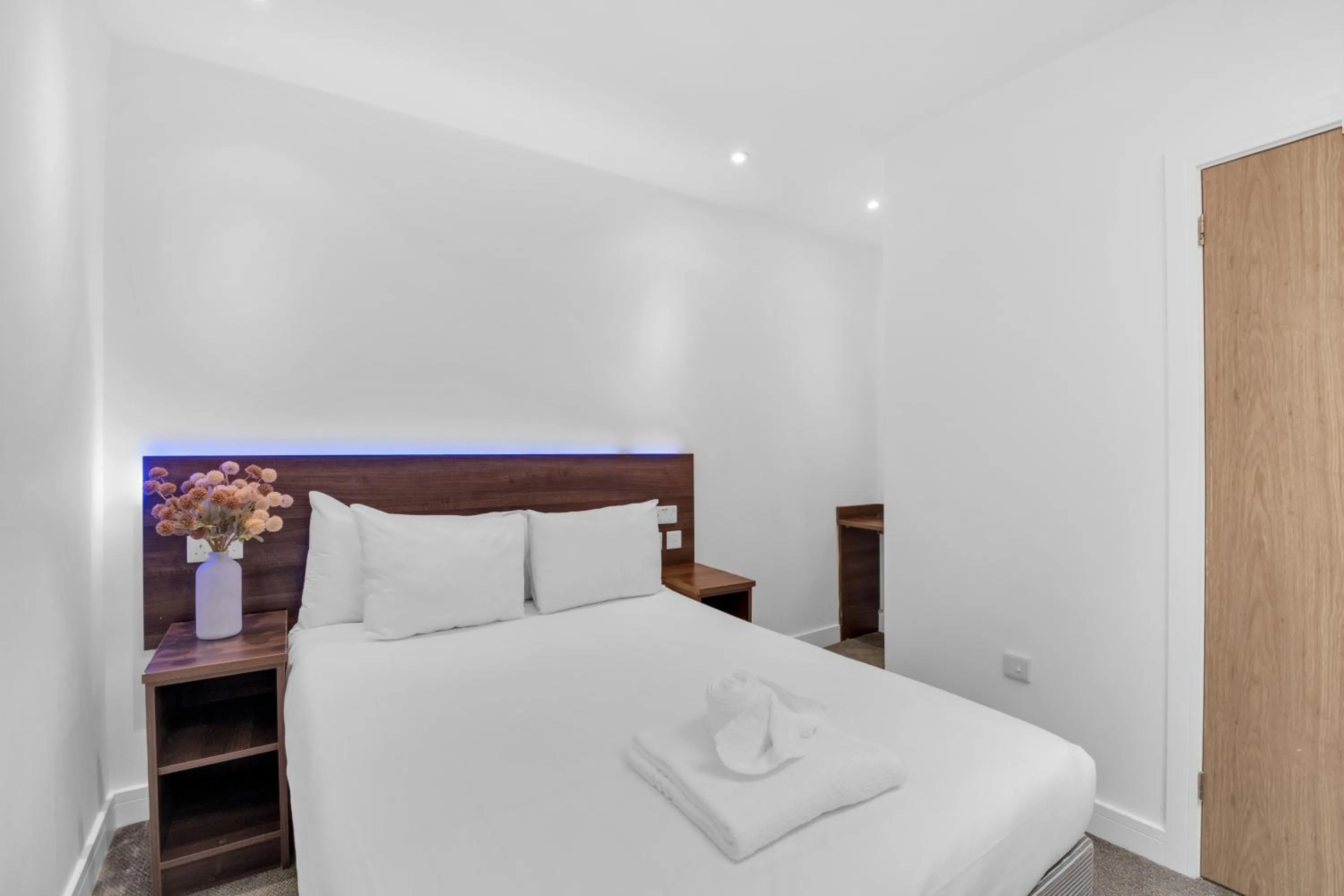 Bed in Signature Hotel London