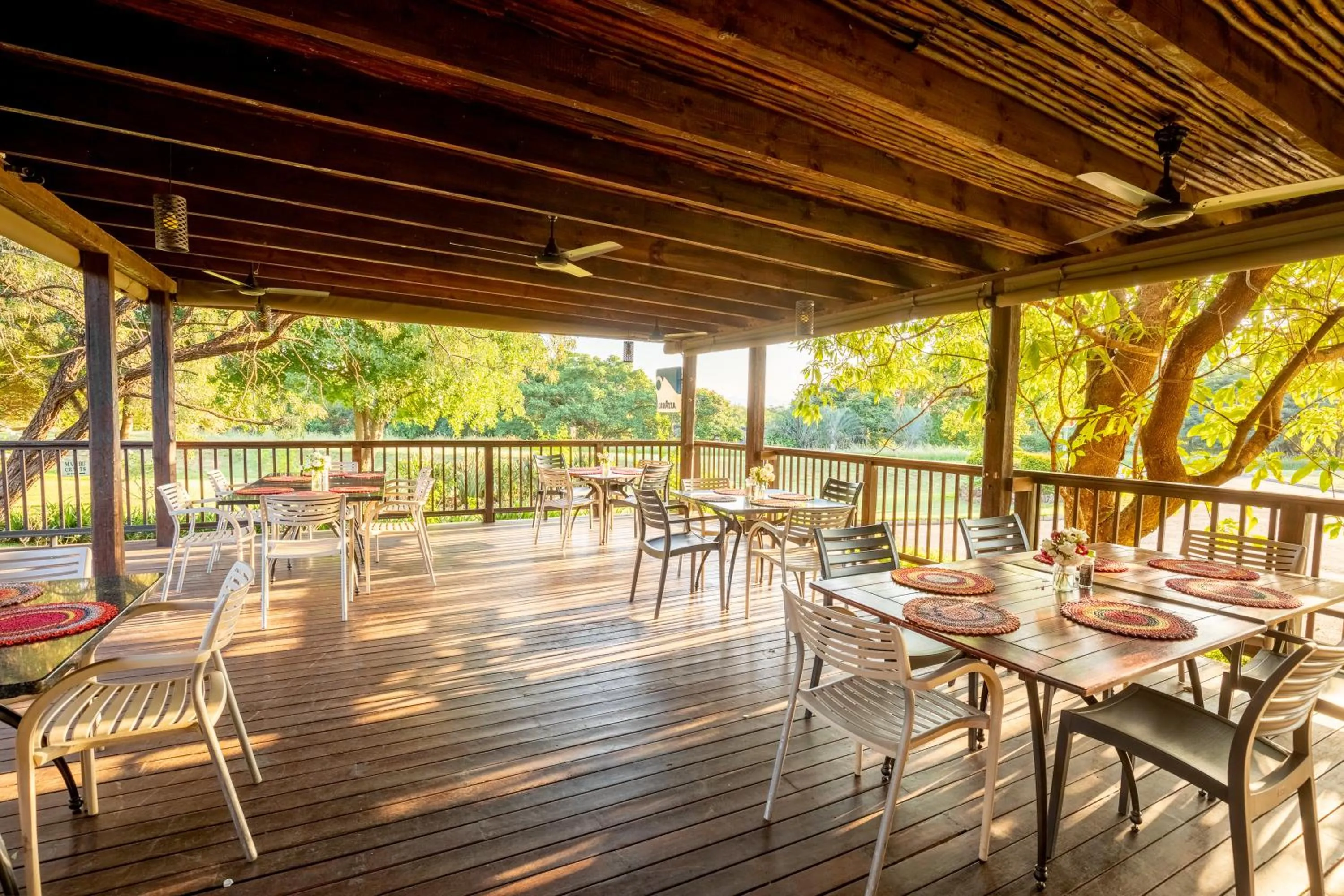 Restaurant/places to eat in Hamiltons Lodge & Restaurant