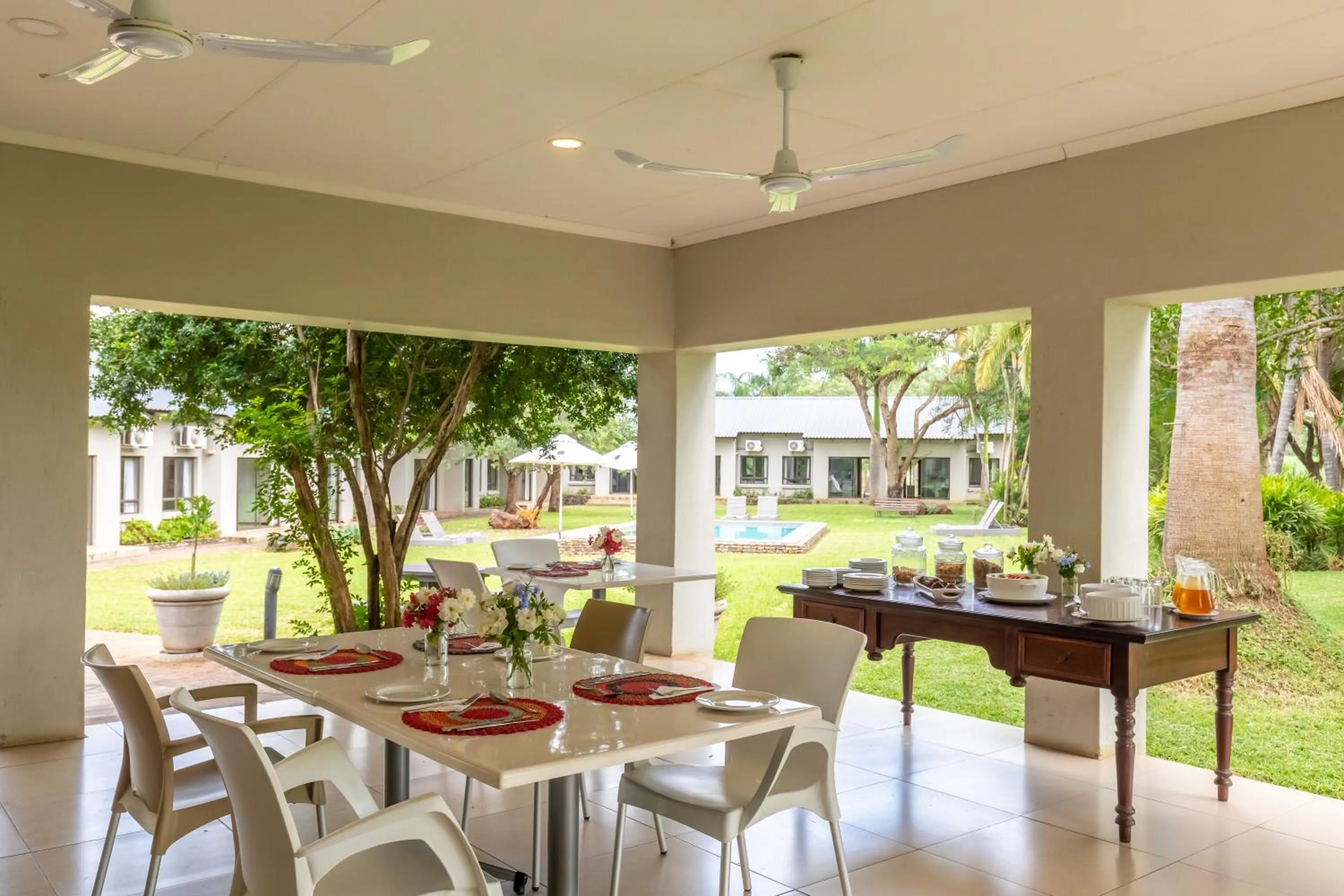 Breakfast in Hamiltons Lodge & Restaurant