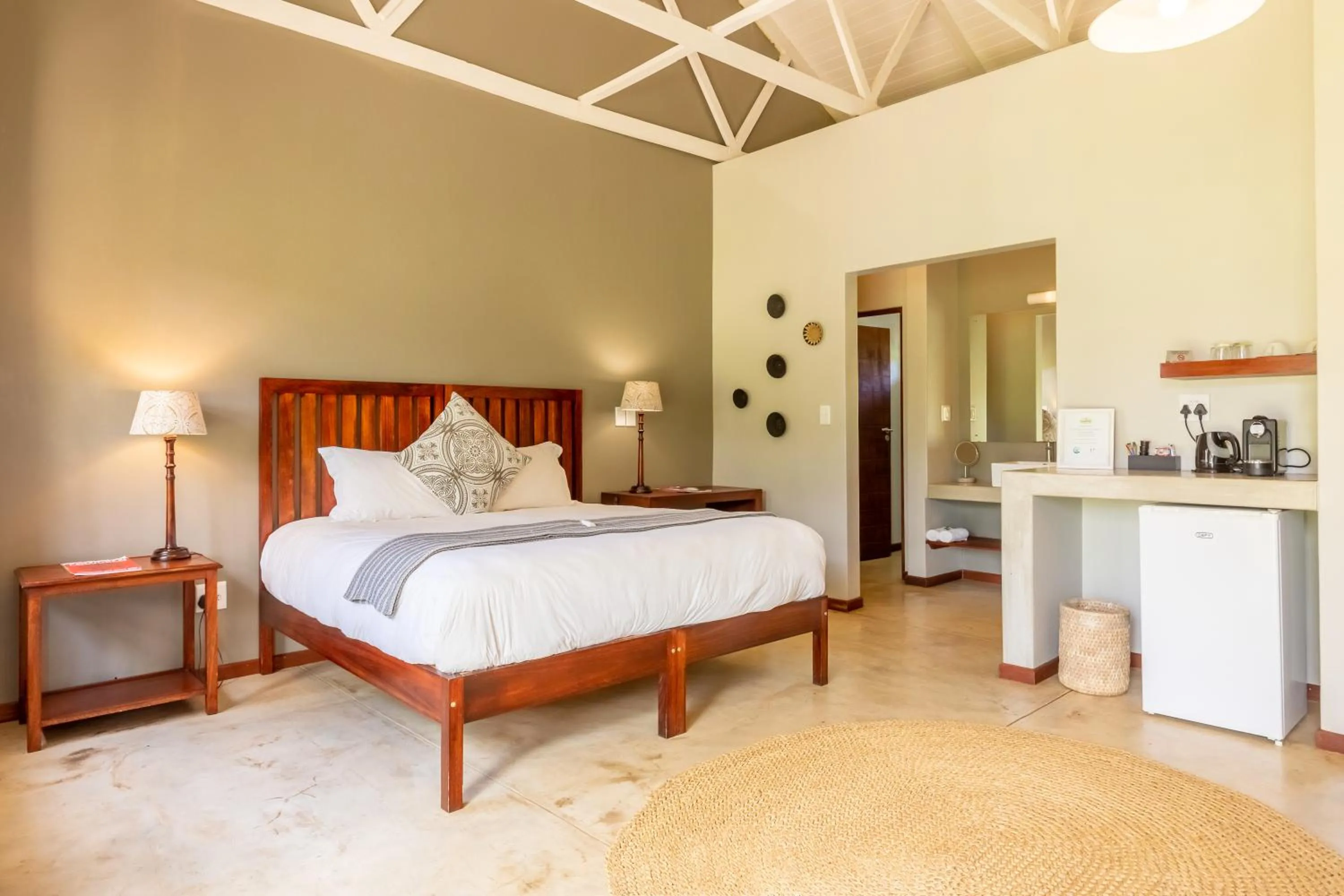 Bedroom, Bed in Hamiltons Lodge & Restaurant