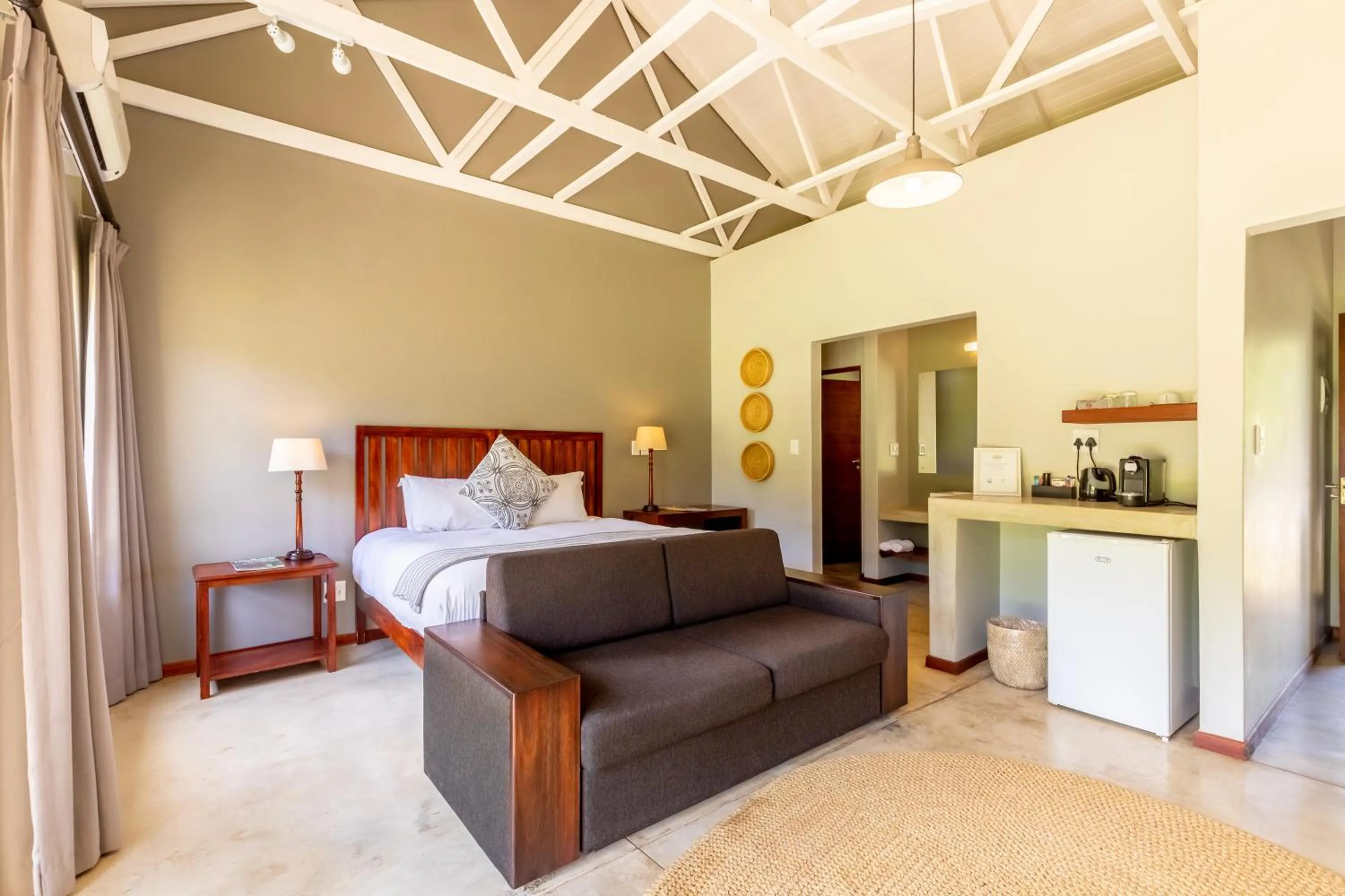 Bedroom, Bed in Hamiltons Lodge & Restaurant