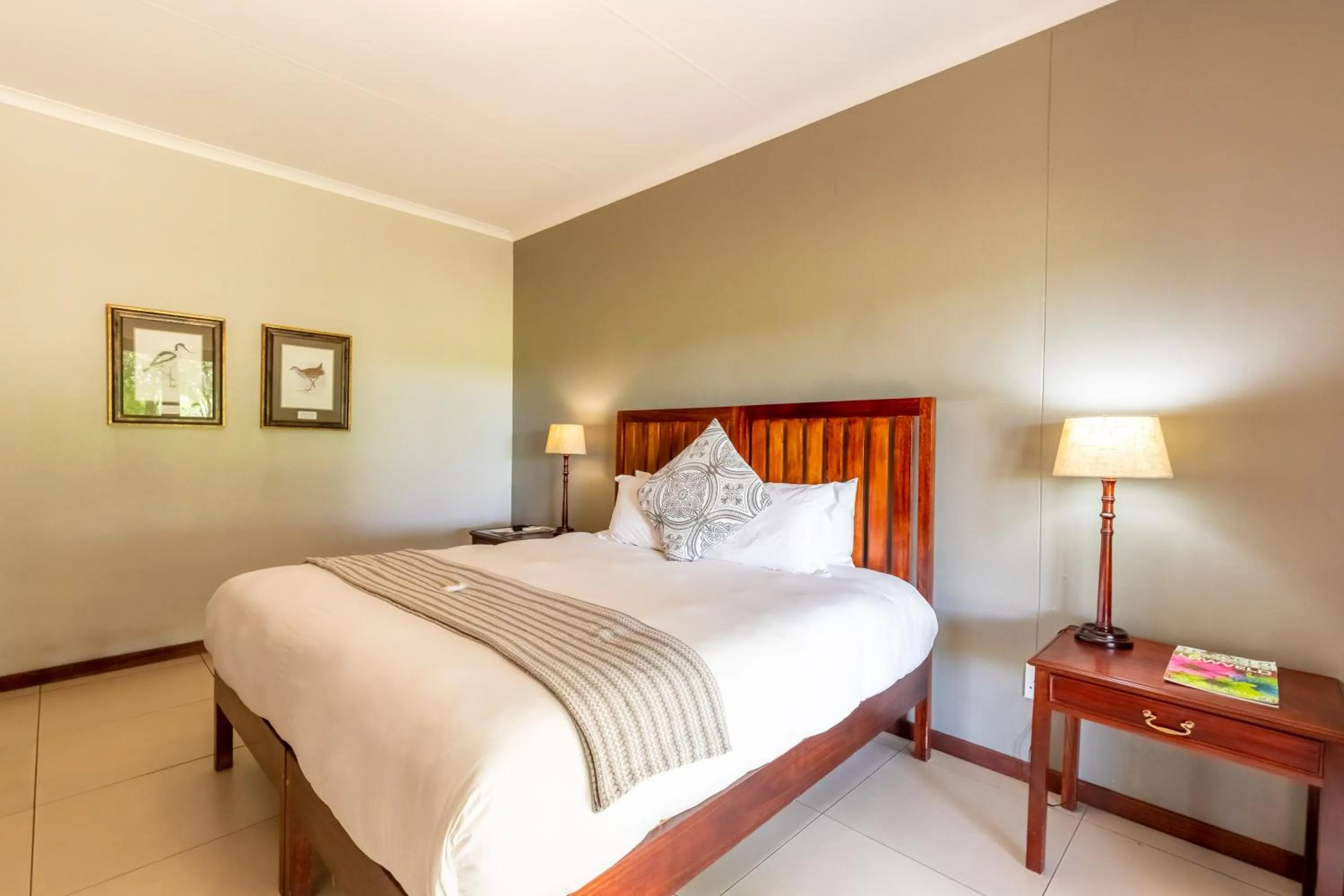 Bed in Hamiltons Lodge & Restaurant