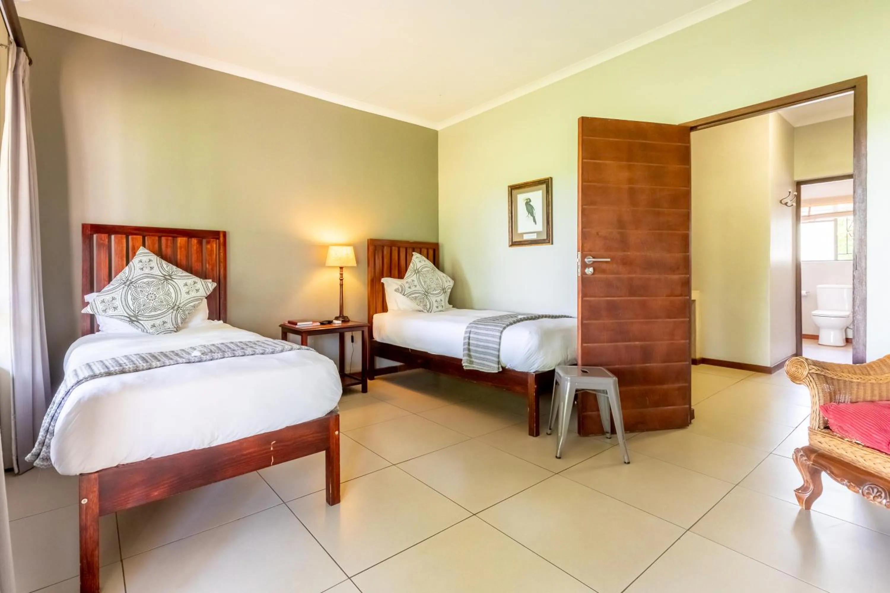 Bed in Hamiltons Lodge & Restaurant