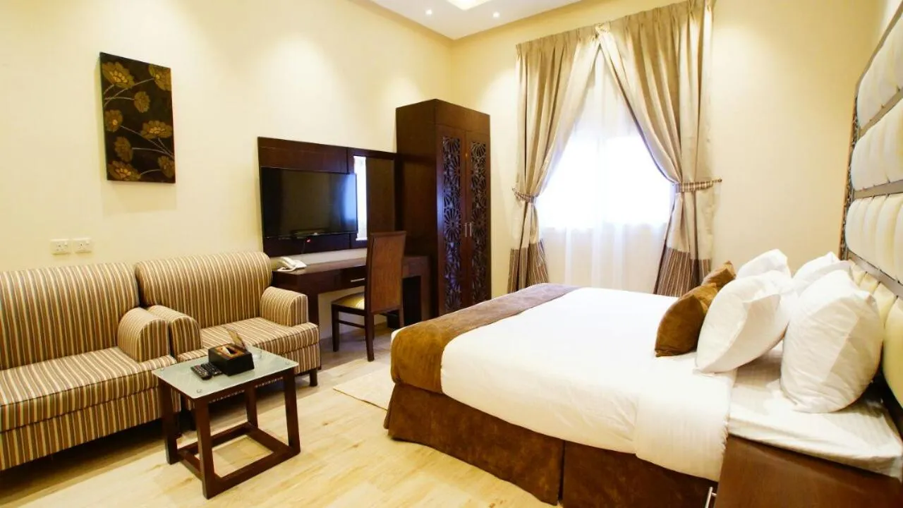Bedroom, Bed in Al Muhaidb Residence Sudair
