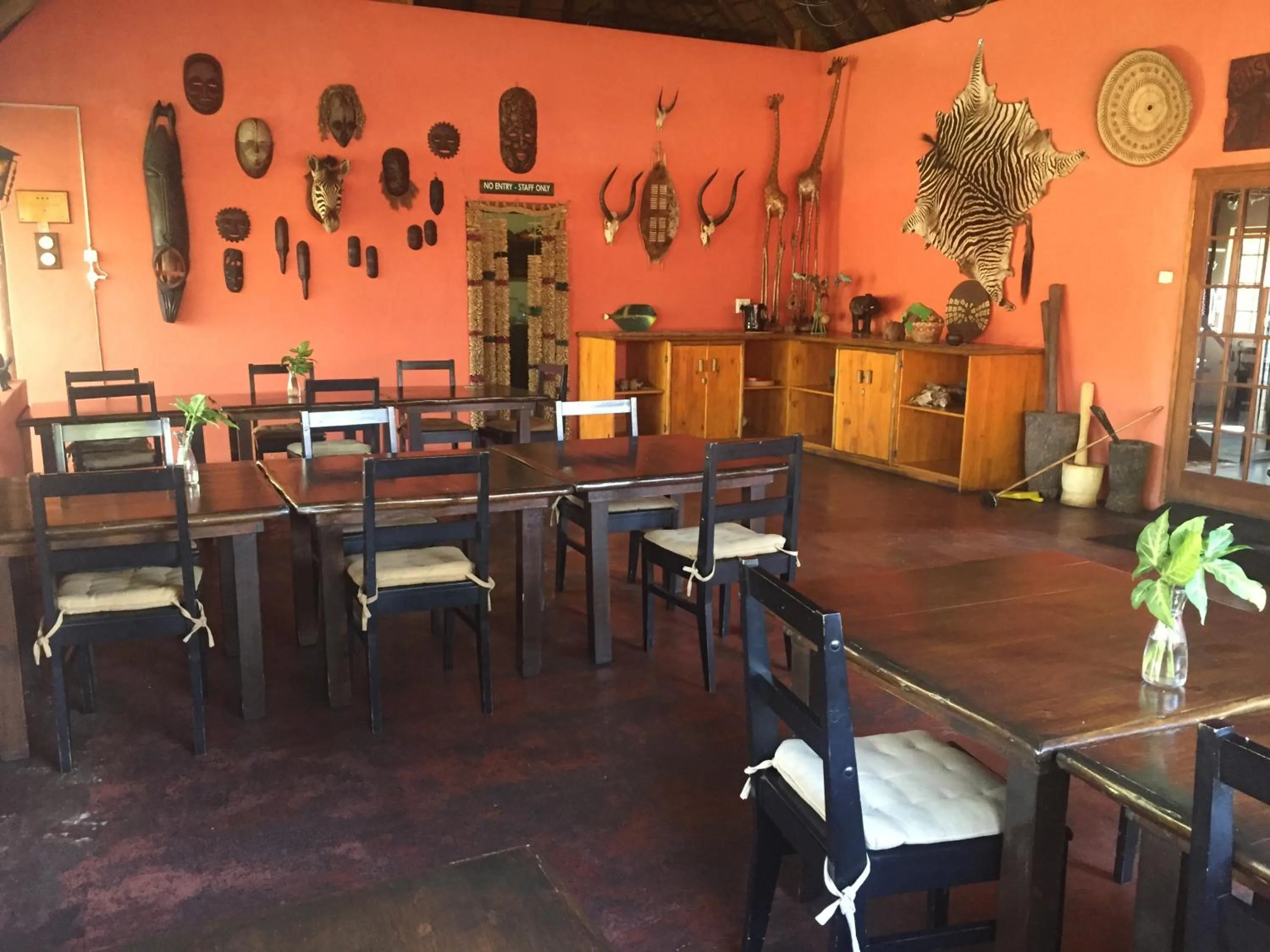 Restaurant/places to eat in Bushbaby Lodge & Camping
