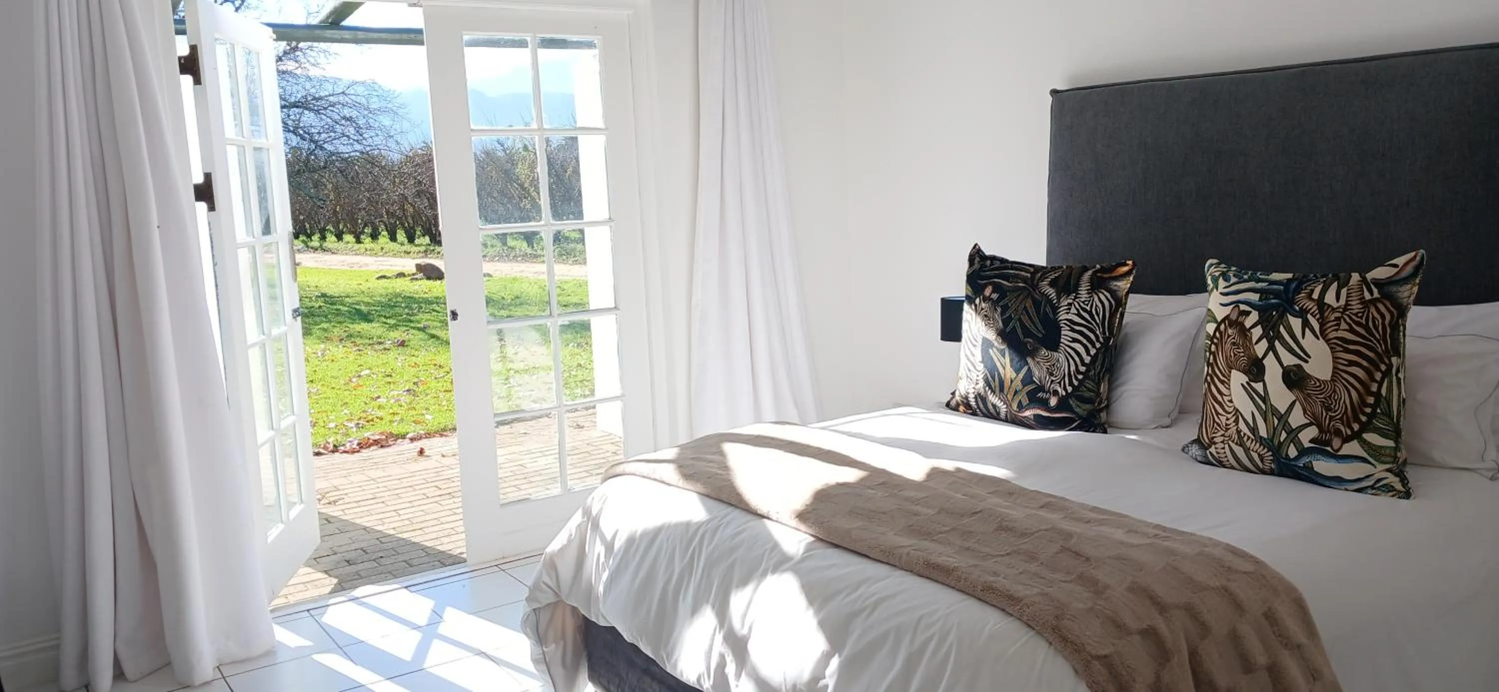 Bed in Allèe Bleue Wine Estate