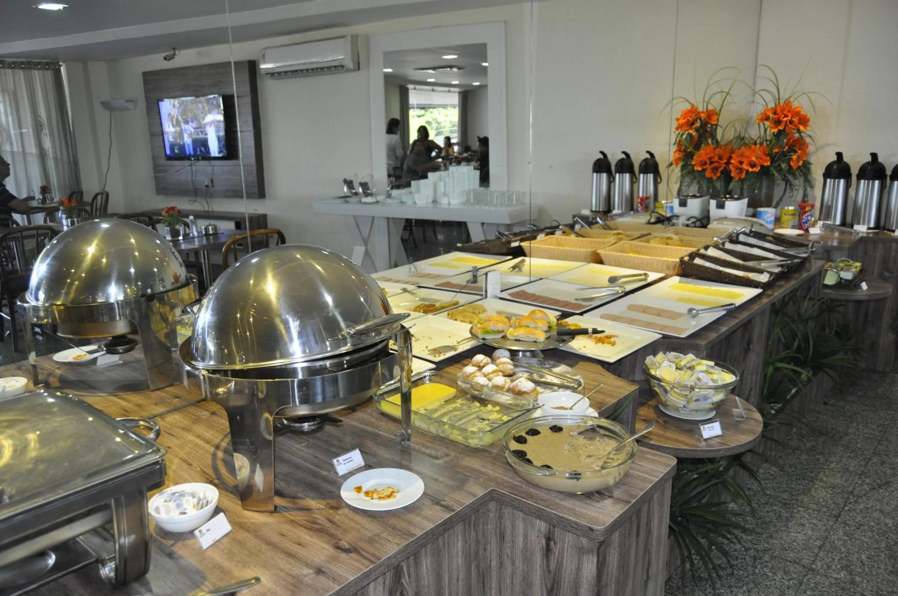 Restaurant/places to eat in Seaflats Iracema Residence