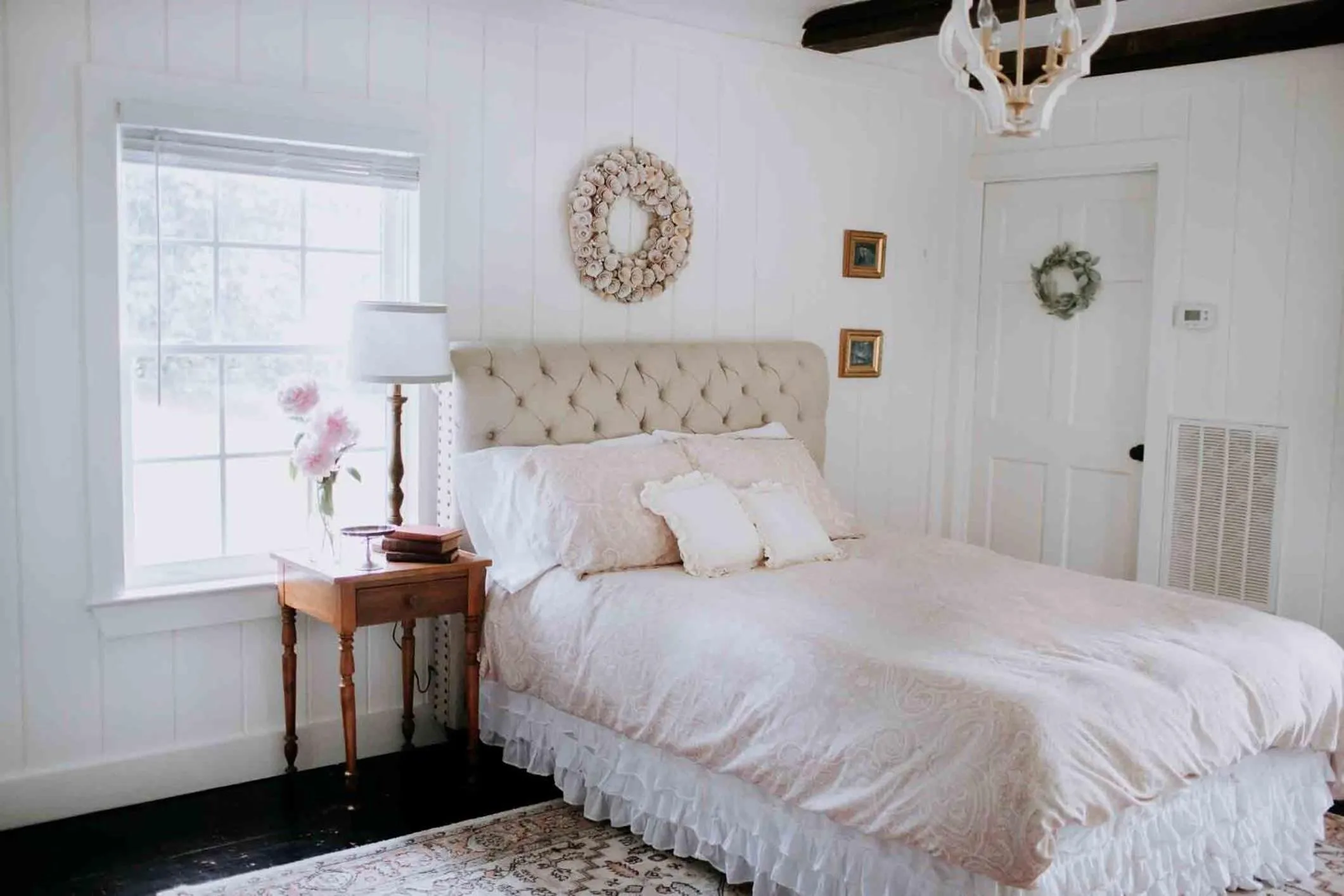 Bed in Mayhurst Estate