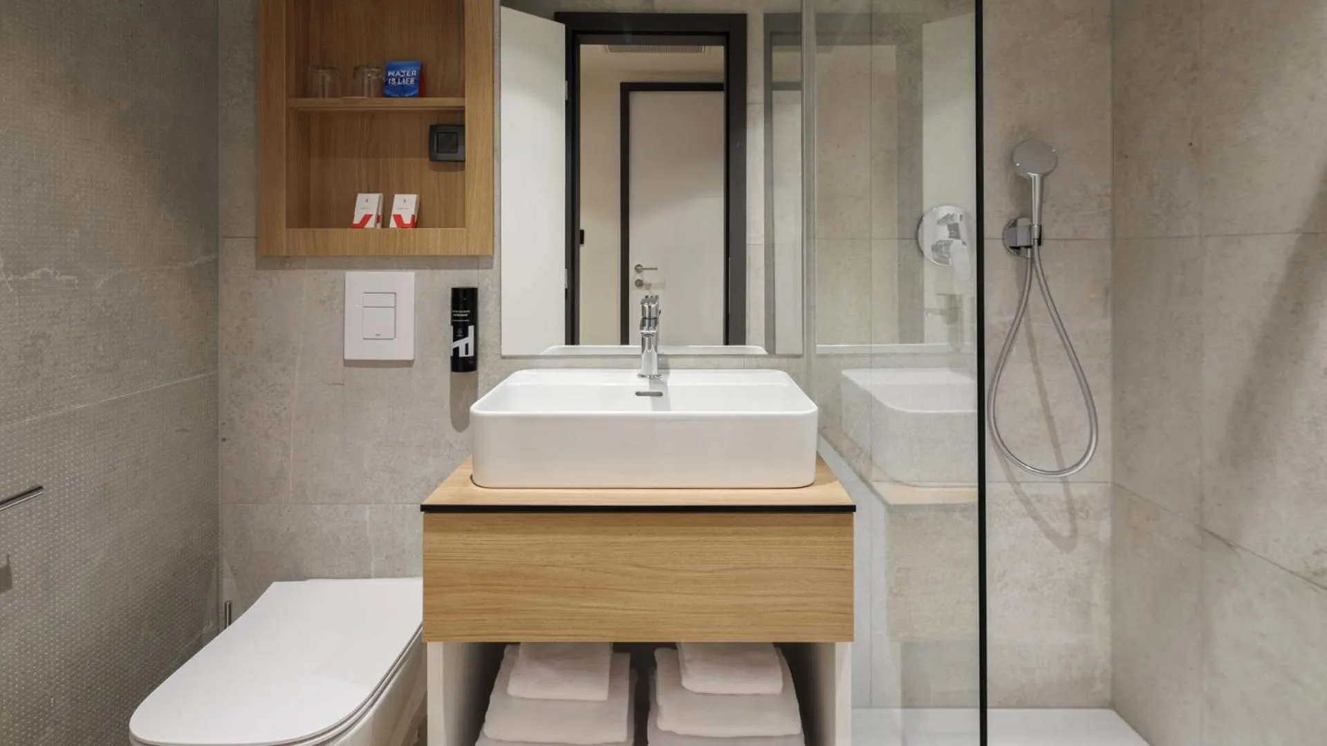 Bathroom in Hotel Pelegrin Plava Laguna