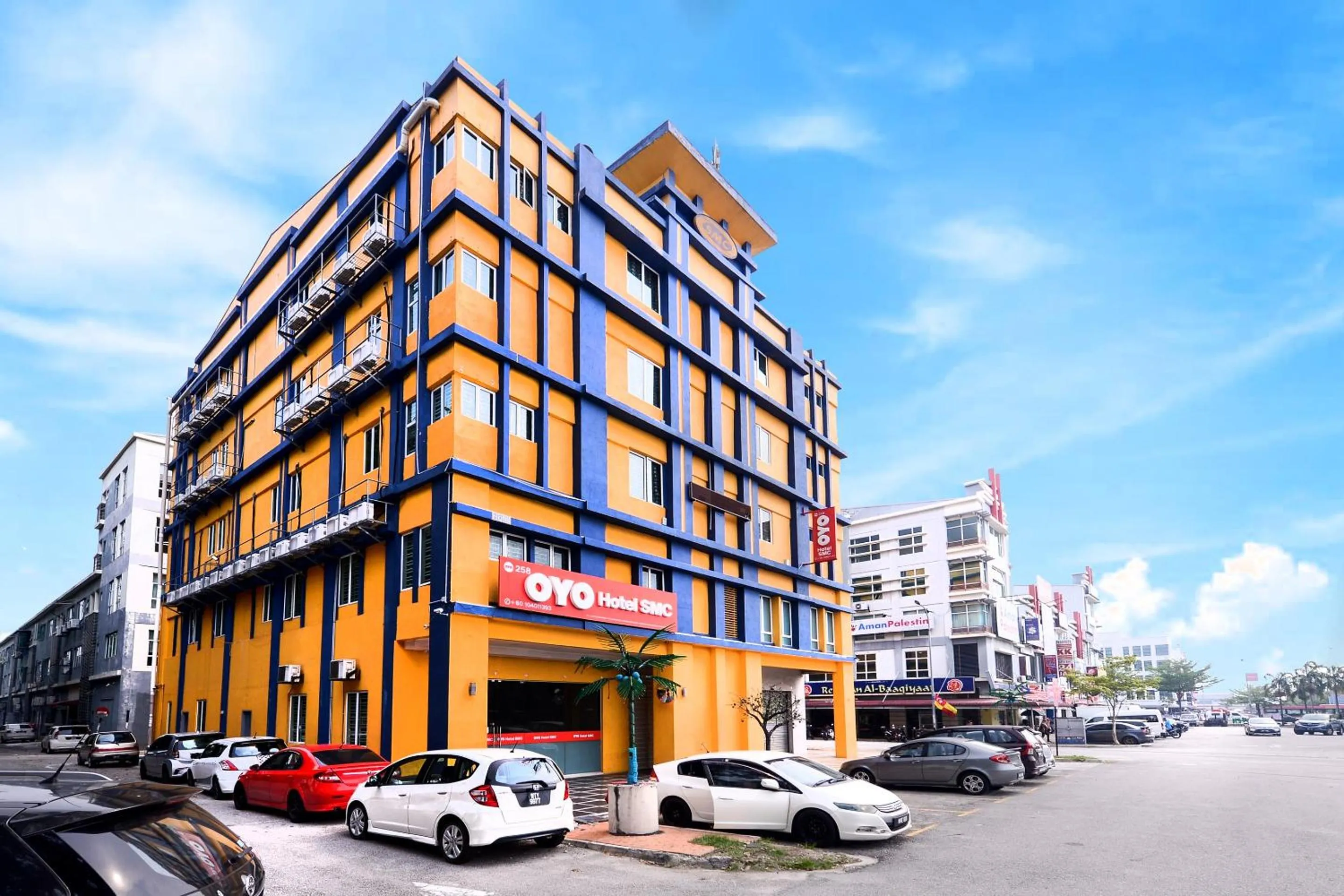 Facade/entrance in Hotel O SMC Alam Avenue