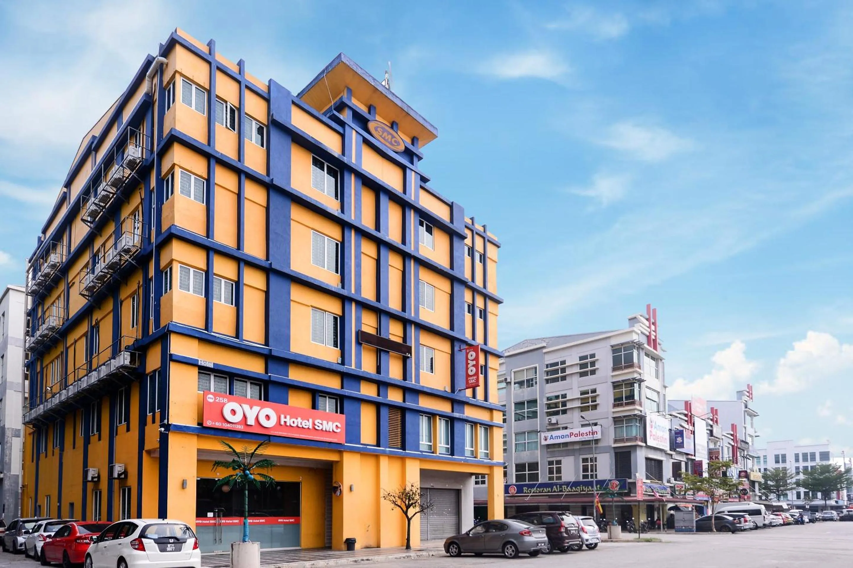 Facade/entrance in Hotel O SMC Alam Avenue