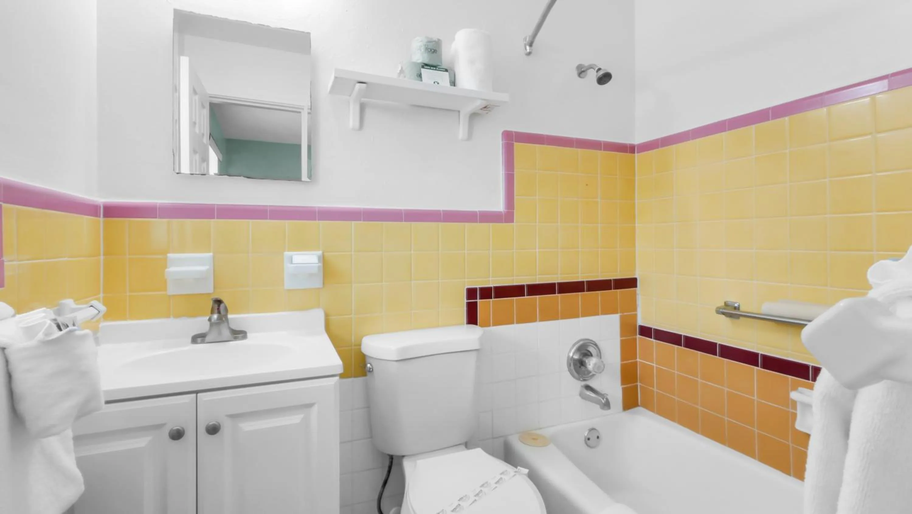 Bathroom in Ocean Court Beachfront Hotel