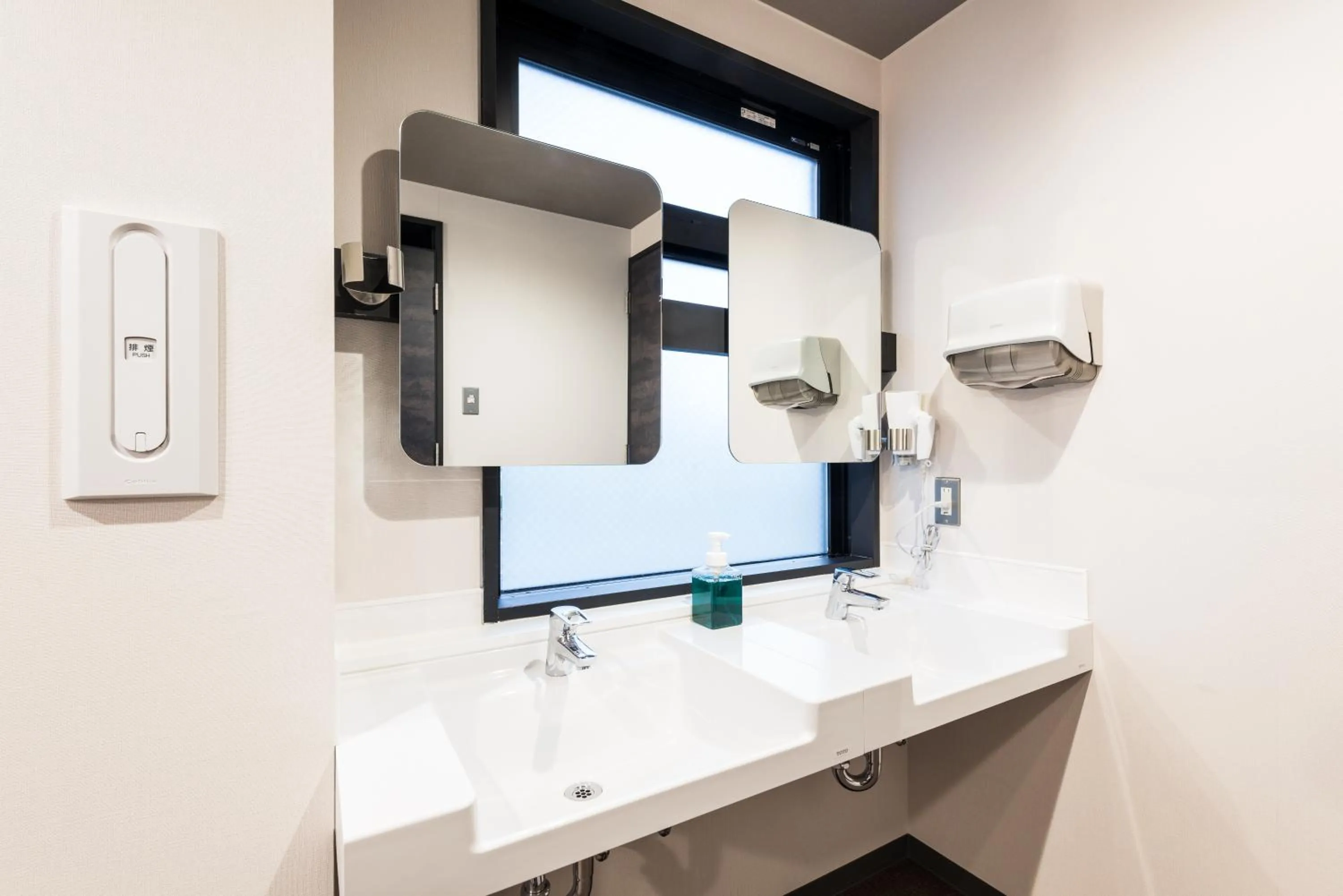 Bathroom in Drop Inn Tottori