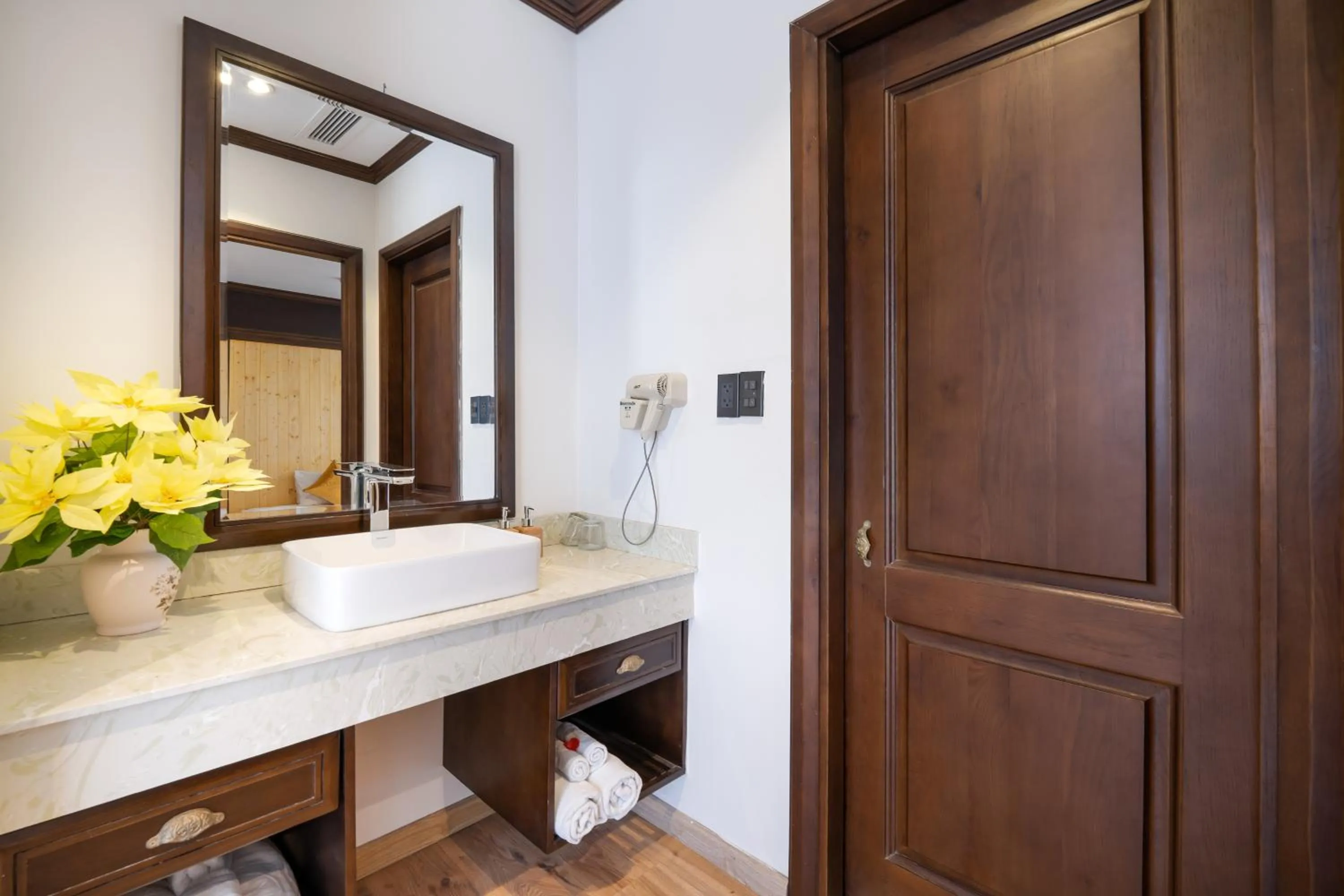 Bathroom in Palazzo Luxury Hotel & Bistro - Central My Khe Beach Walking Street